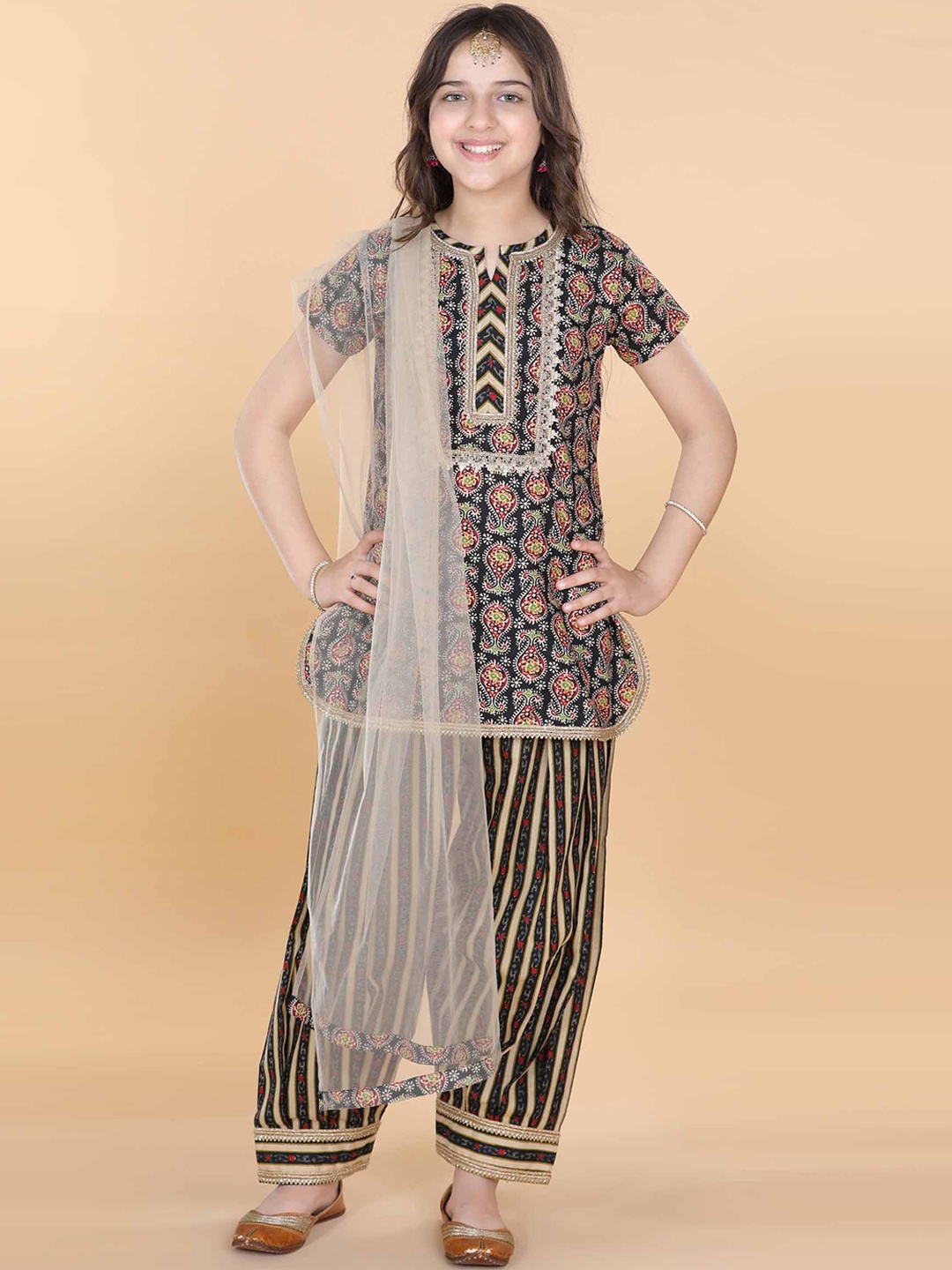 

ADIVA Girls Black Panelled Gotta Patti Pure Cotton Kurti with Salwar & With Dupatta