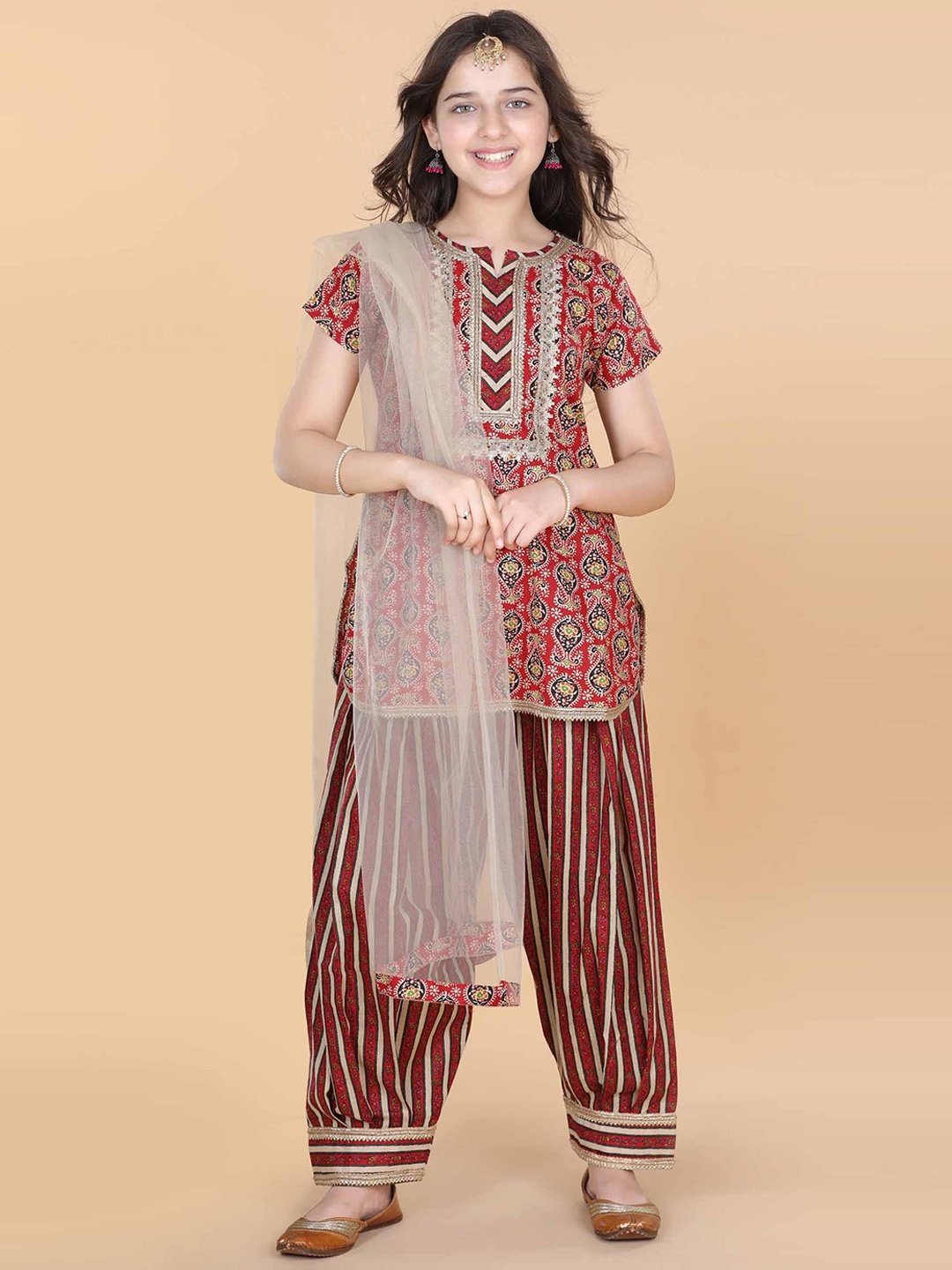 

ADIVA Girls Red Embroidered High Slit Gotta Patti Pure Cotton Kurti With Sharara & Dupatta