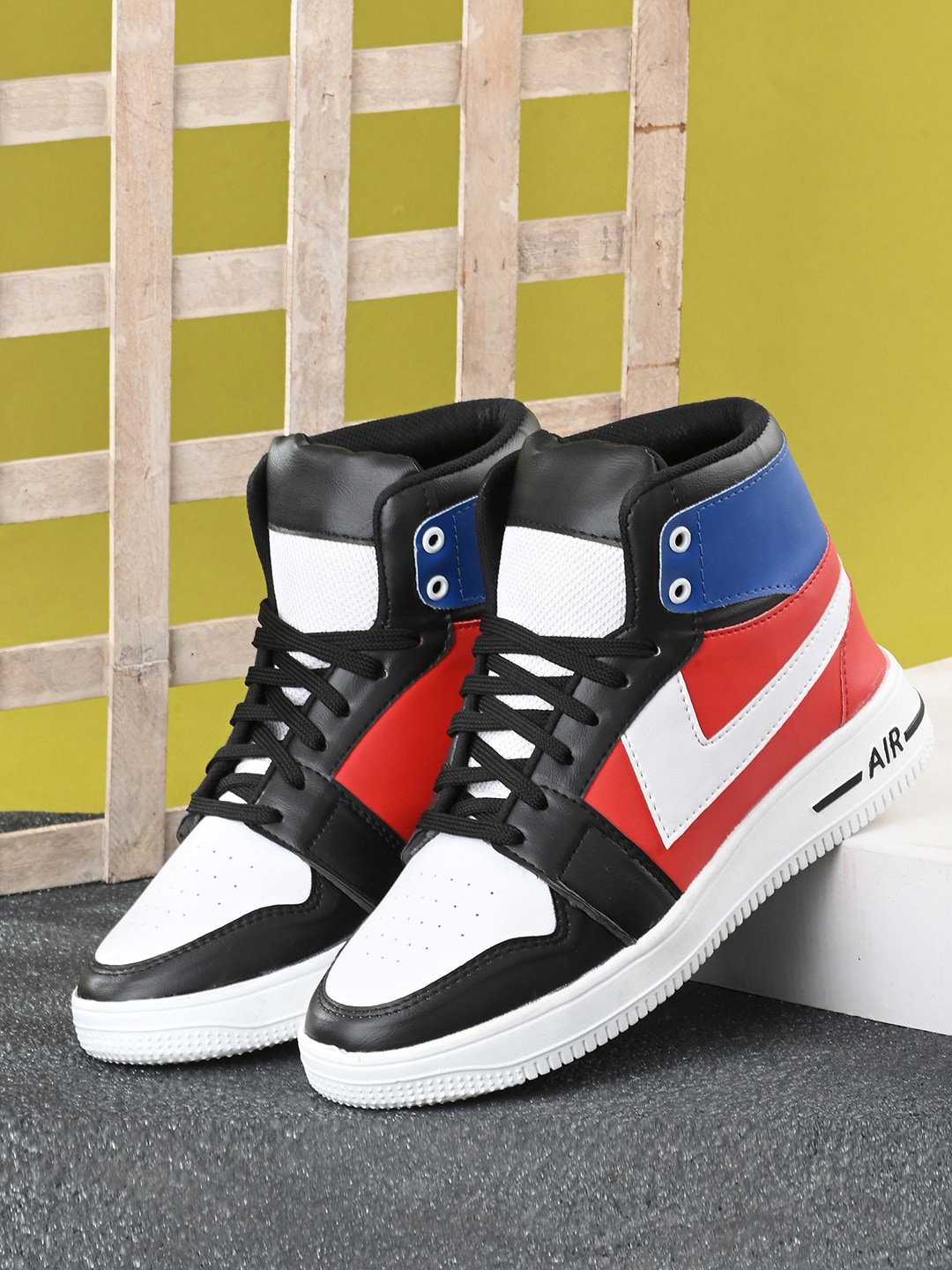 

Mactree Men Red Colourblocked PU Sneakers