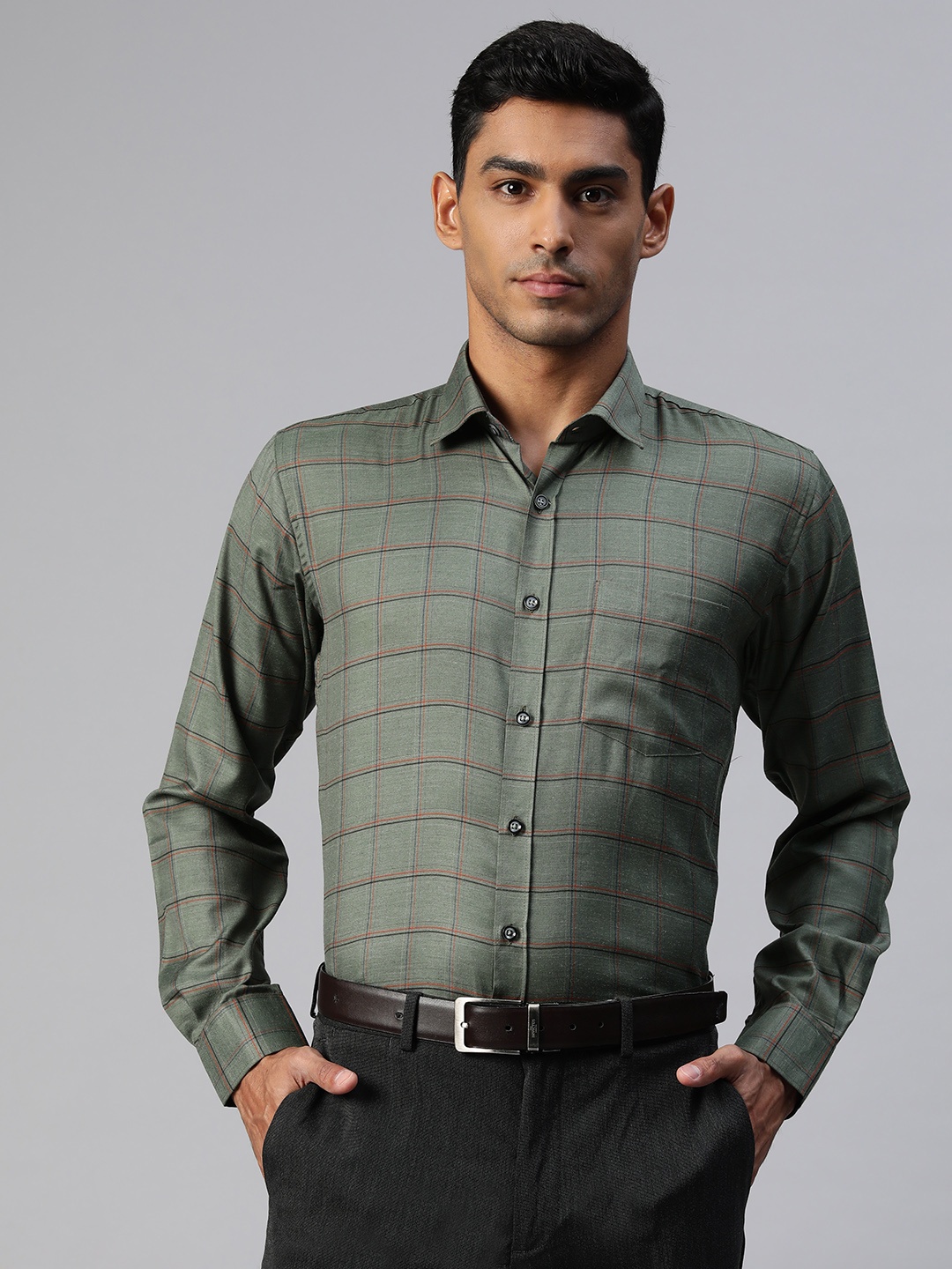 

MANQ Men Green & Blue Smart Checked Formal Shirt