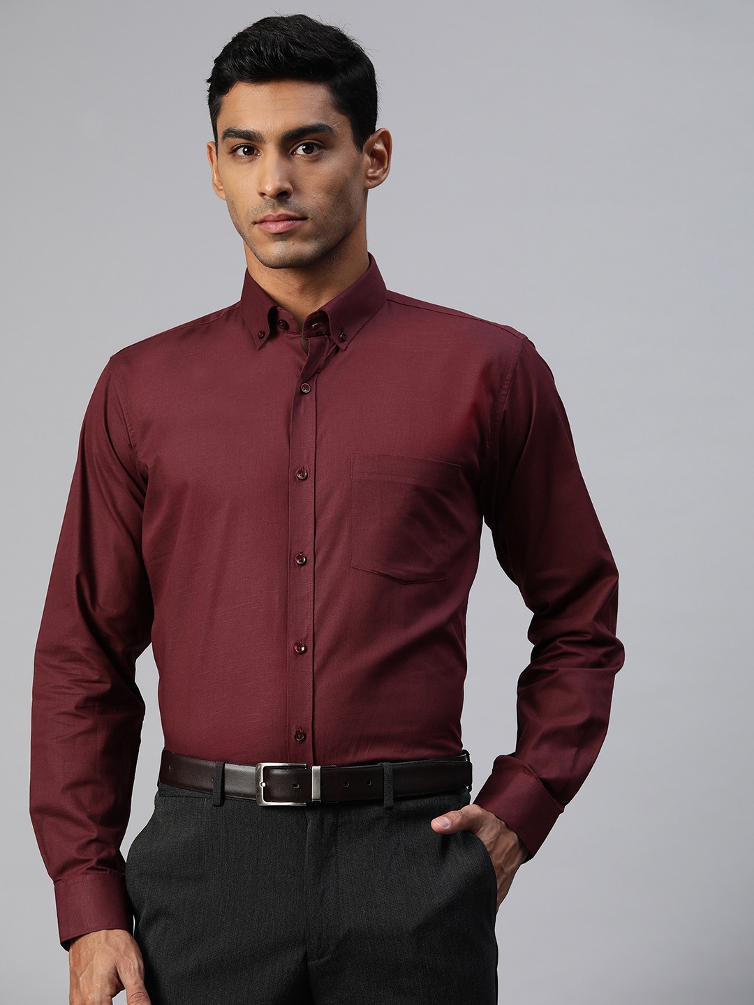 

MANQ Men Maroon Solid Smart Formal Shirt