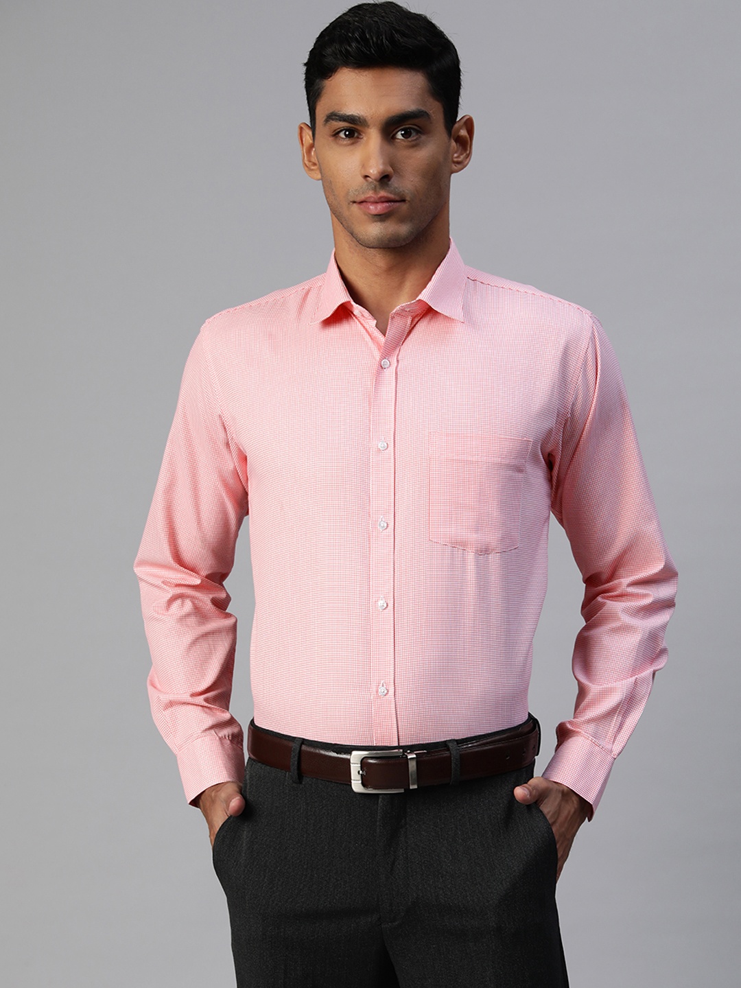 

MANQ Men White & Red Smart Micro Checked Formal Shirt