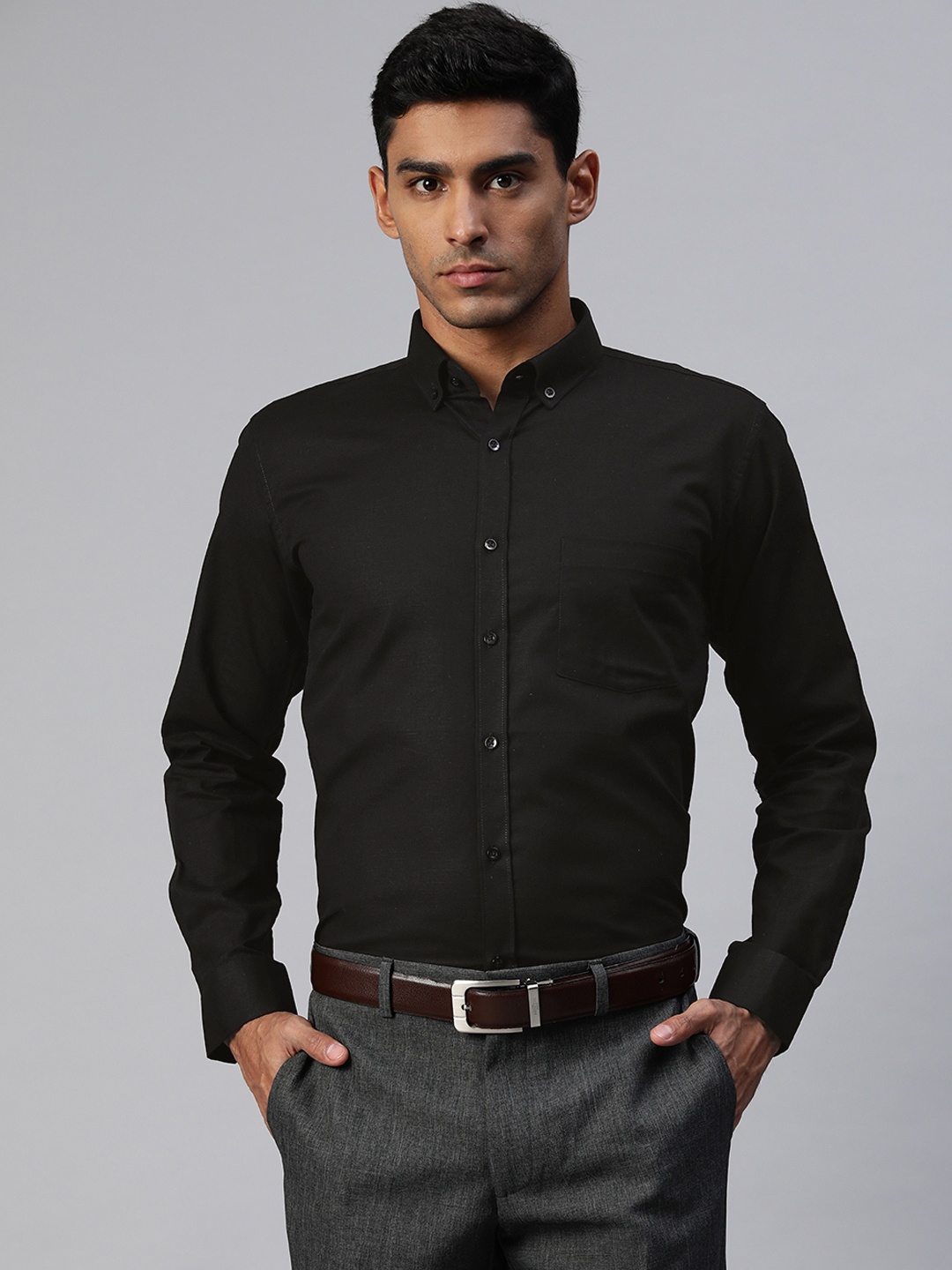 

MANQ Men Black Solid Smart Formal Shirt