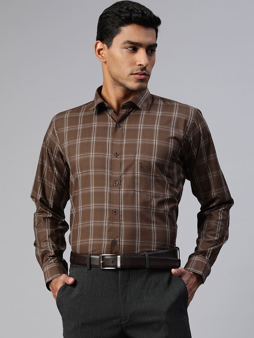 

MANQ Men Brown & White Smart Regular Fit Windowpane Checks Formal Shirt