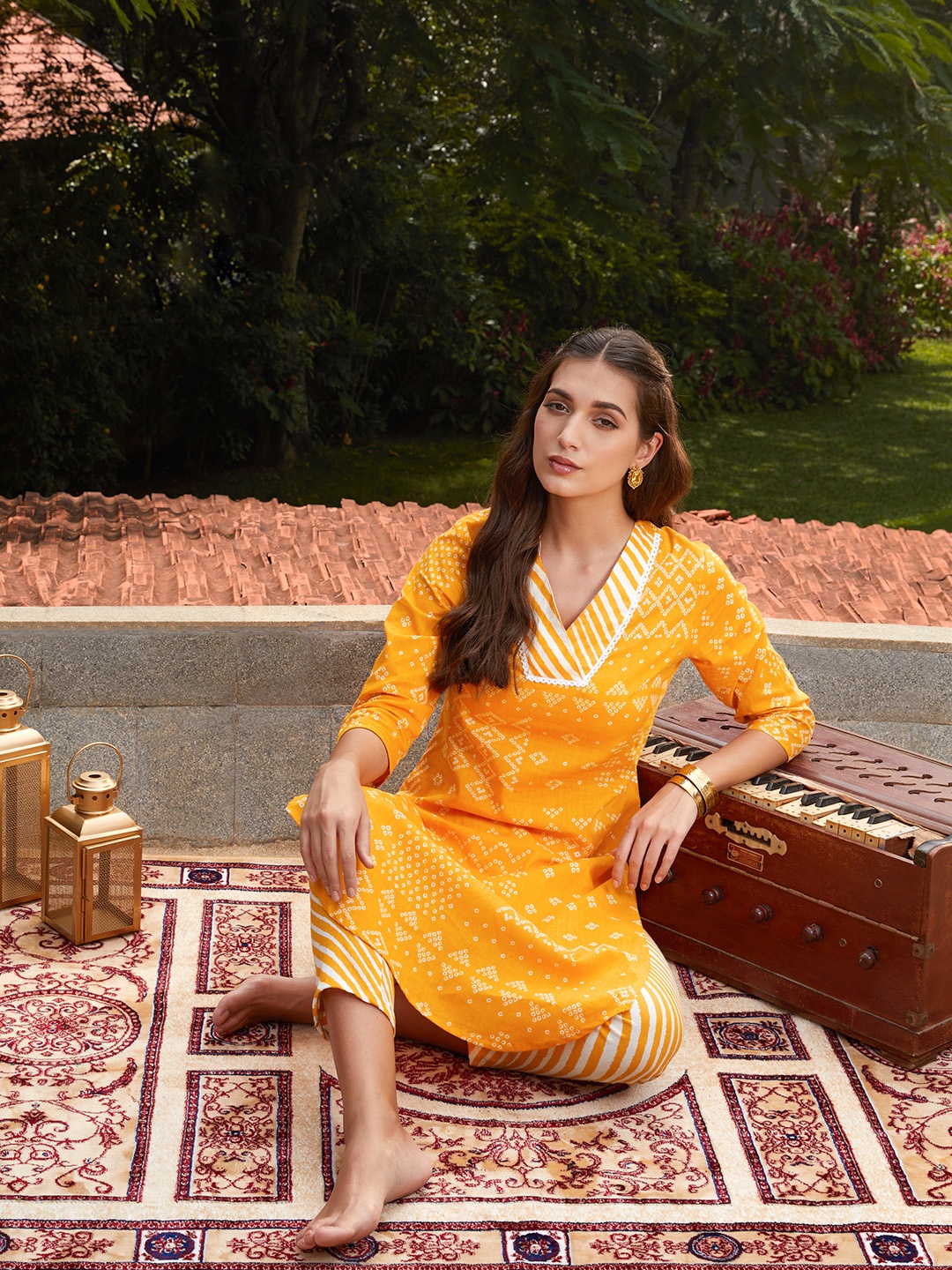 

Anouk Women Yellow & White Bandhani Printed Pure Cotton Kurta with Trousers