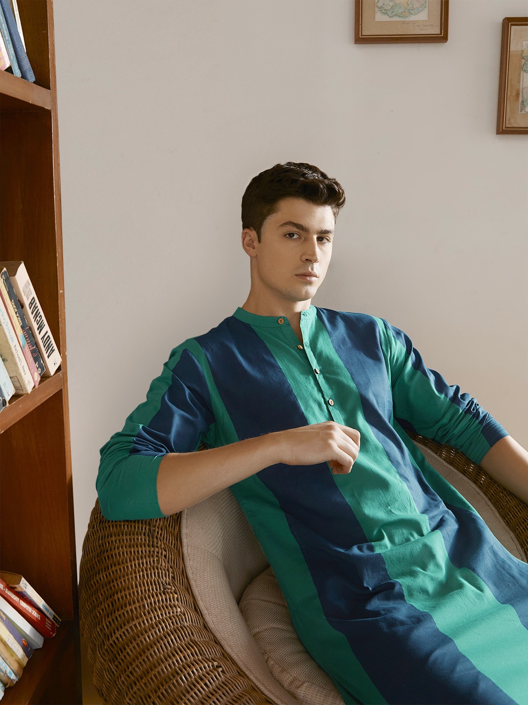 

Anouk Men Navy Blue & Green Colourblocked Kurta