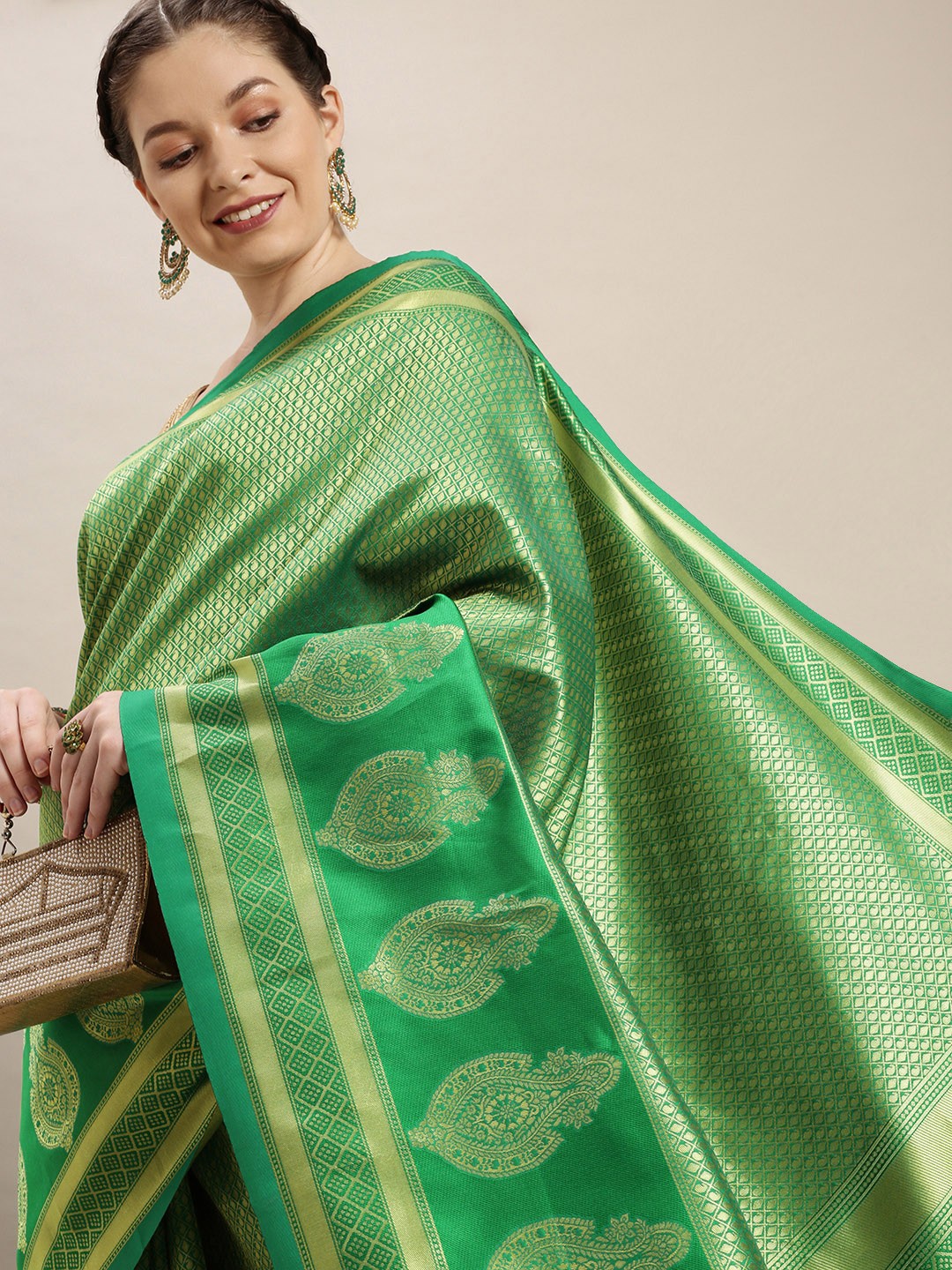 

Rudra Fashion Green & Gold-Toned Ethnic Motifs Silk Blend Banarasi Saree