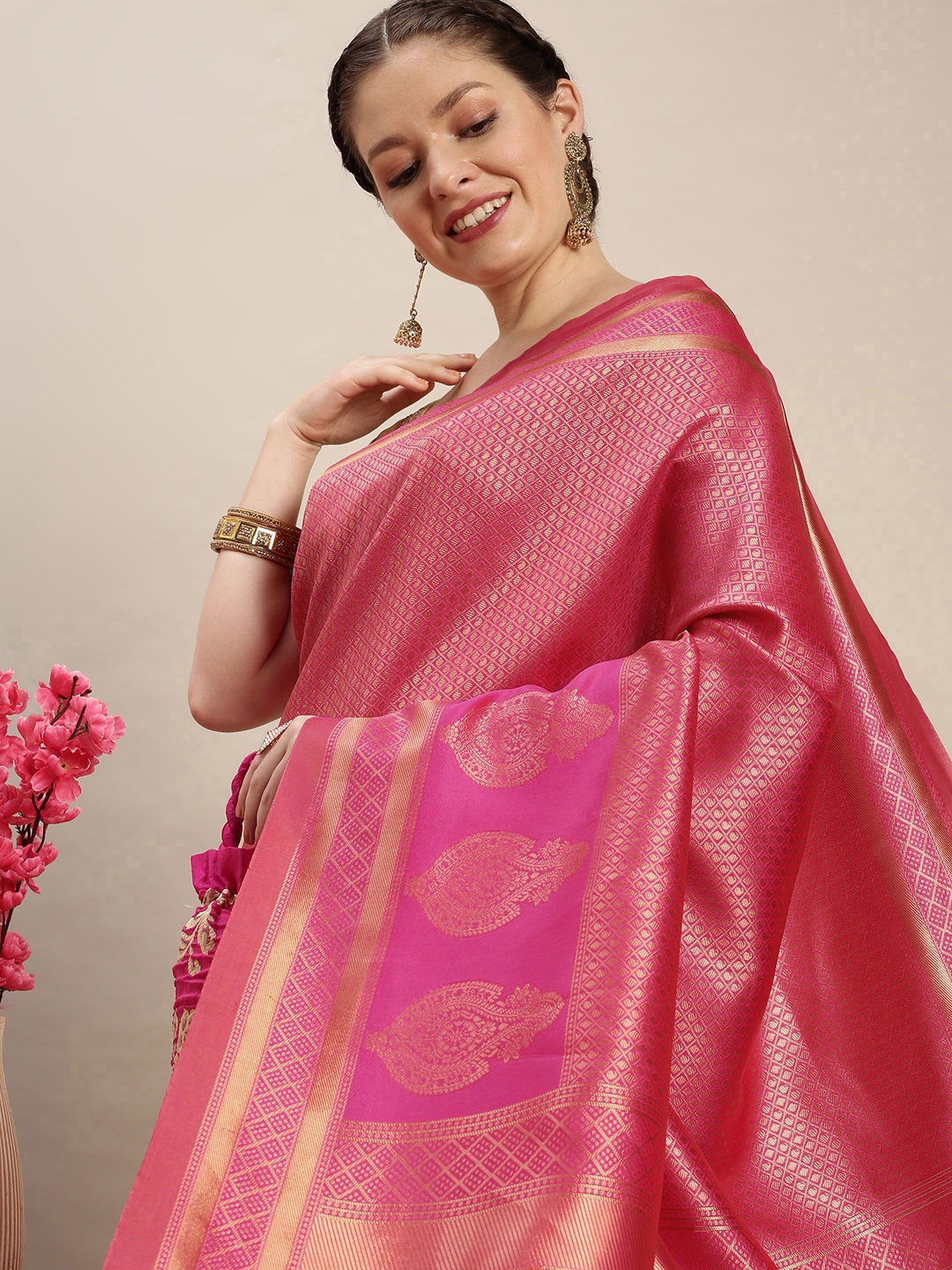 

Rudra Fashion Pink & Gold-Toned Ethnic Motifs Silk Blend Banarasi Saree