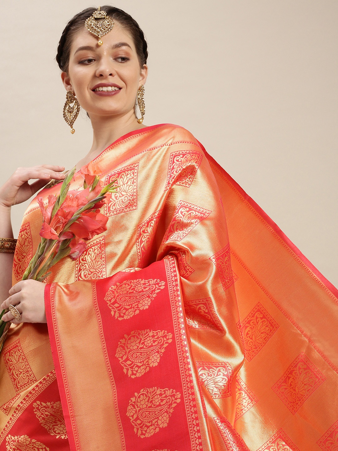 

Rudra Fashion Red & Gold-Toned Ethnic Motifs Silk Blend Banarasi Saree