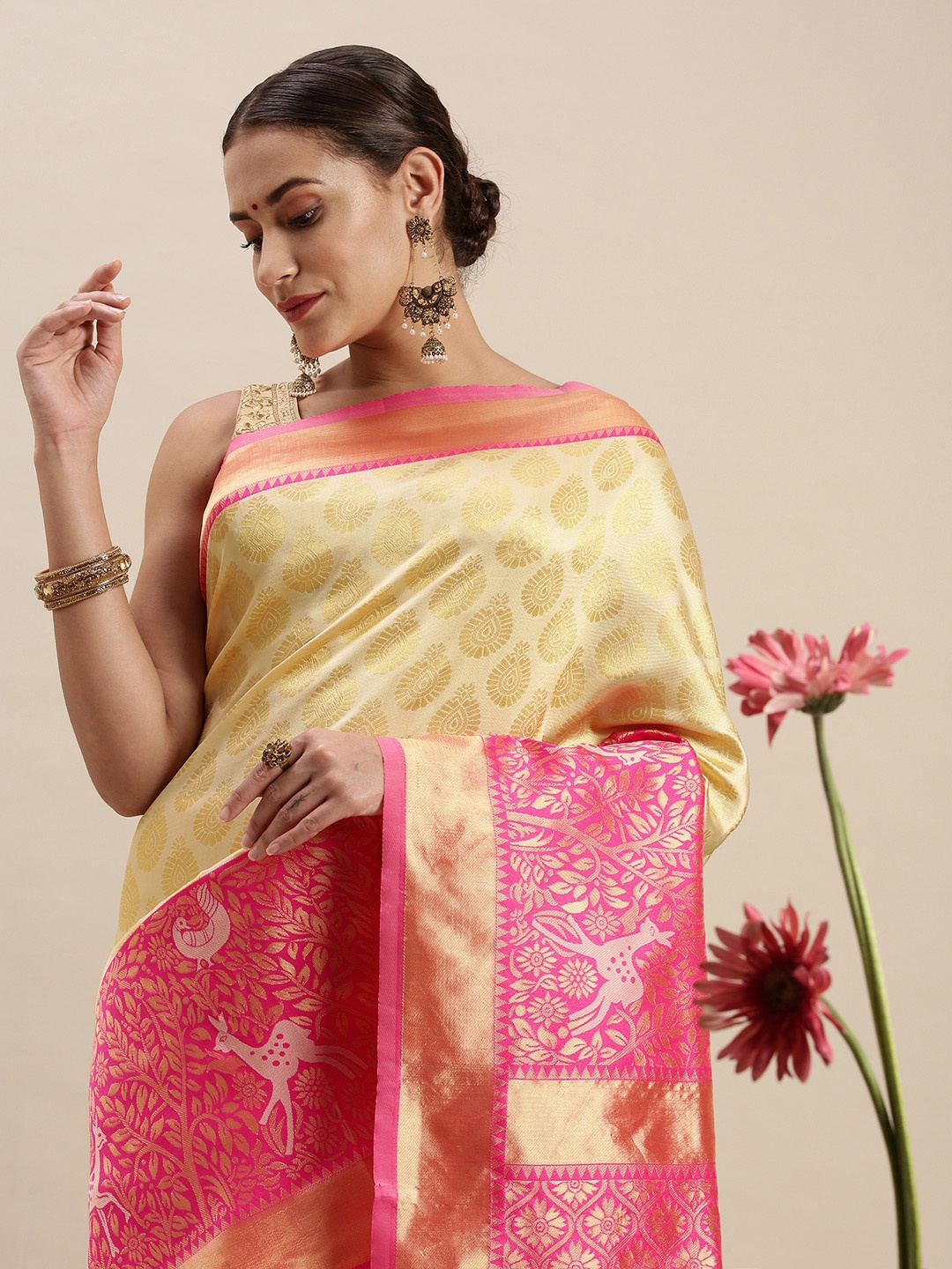 

Rudra Fashion Cream-Coloured & Pink Ethnic Motifs Silk Blend Banarasi Saree