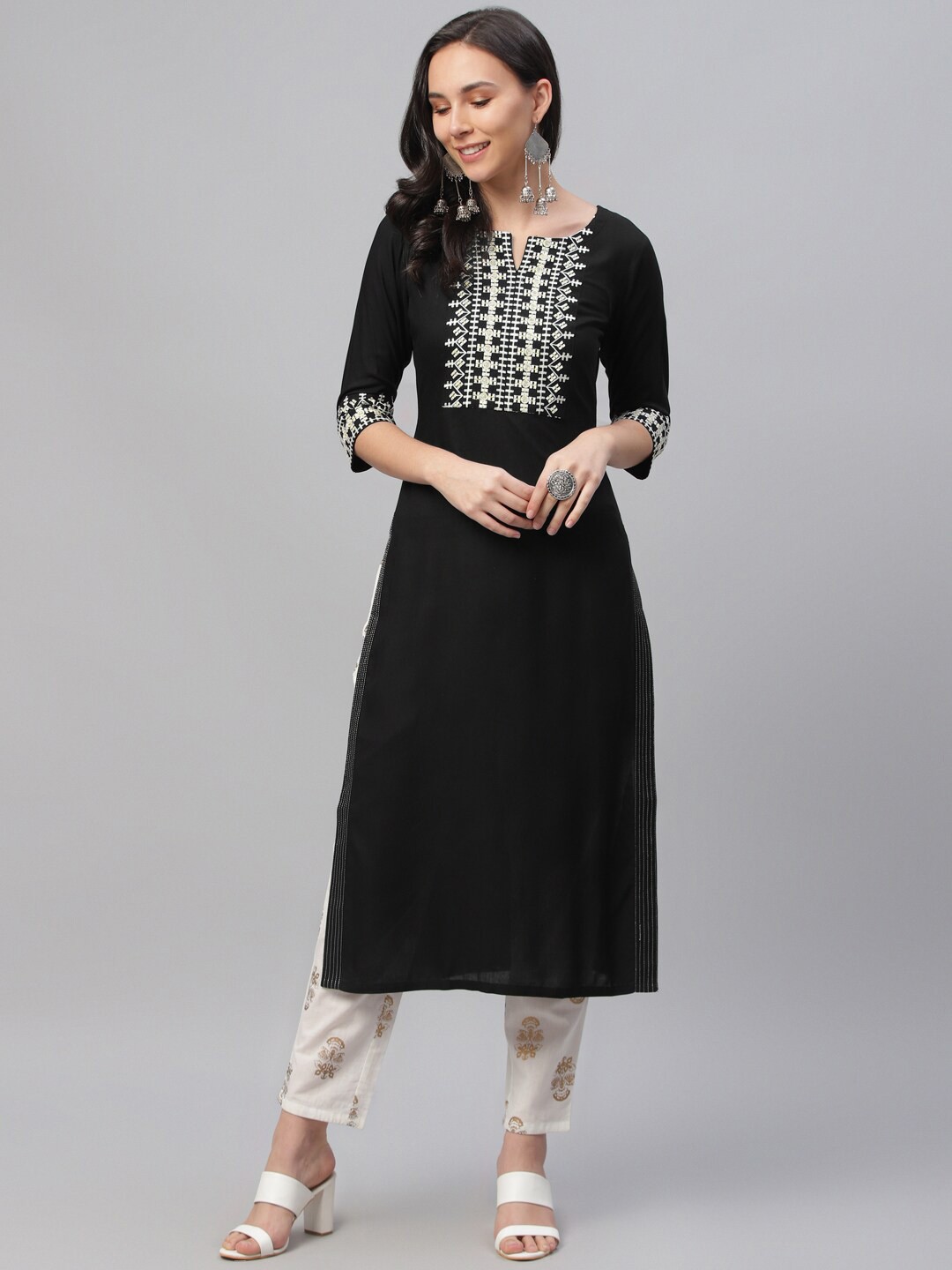 

Libas Women Black Geometric Yoke Design Straight Kurta