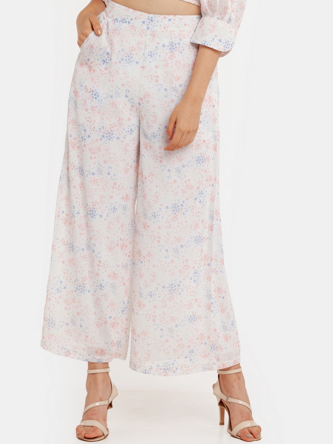 

Zink London Women Off White Floral Printed Straight Fit High-Rise Trousers