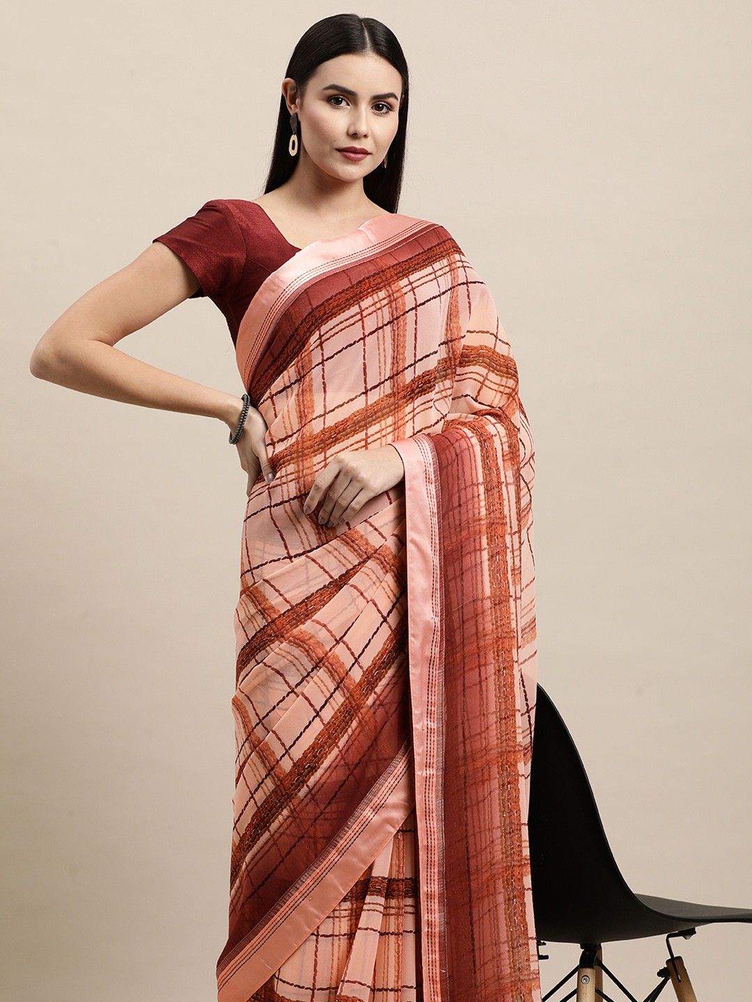

Vishal Prints Pink & Brown Checked Print Saree