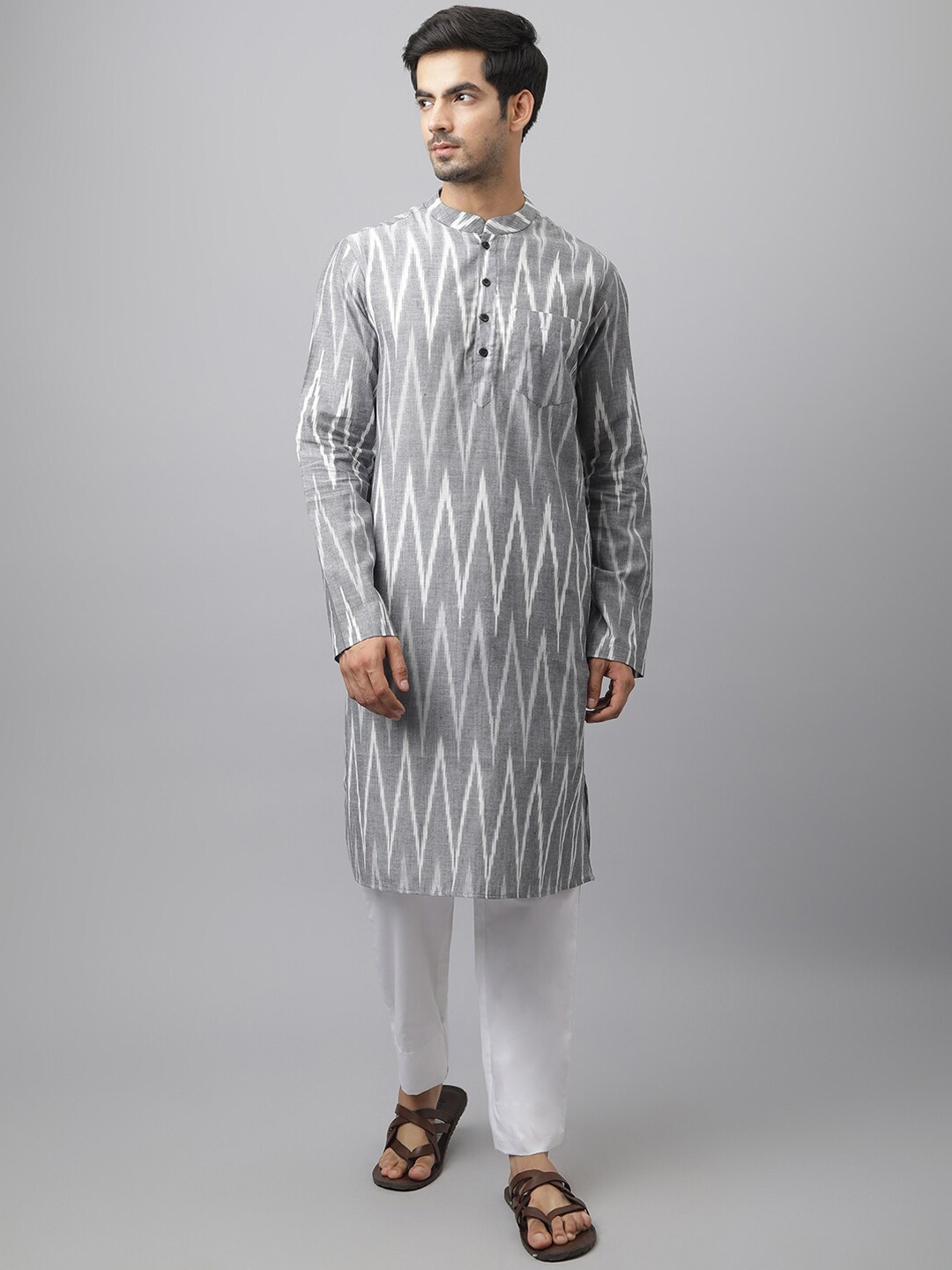 

Waahiba Men Grey Striped Pure Cotton Kurta with Pyjamas