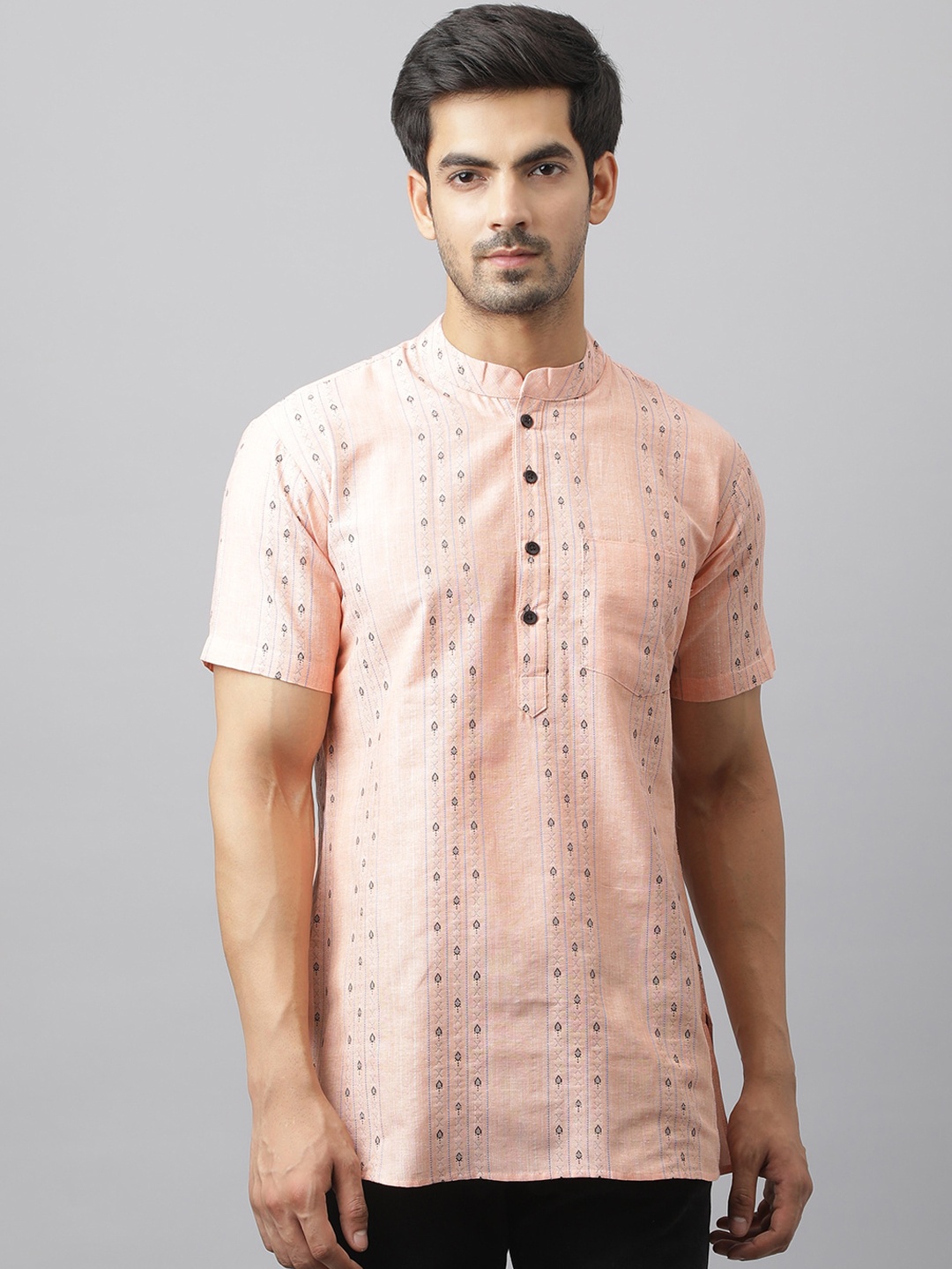 

Waahiba Men Peach-Coloured Geometric Printed Flared Sleeves Thread Work Kurta