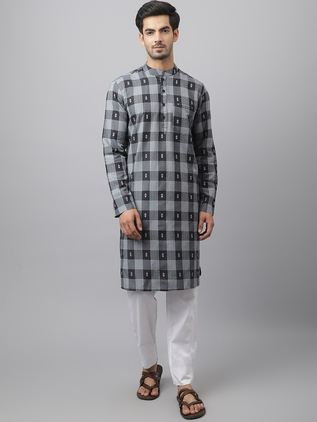 

Waahiba Men Black Checked Thread Work Kurta