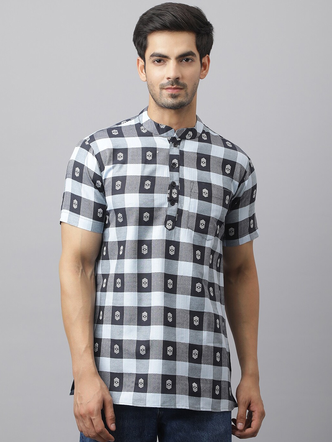 

Waahiba Men Black & Blue Woven Design Kurta