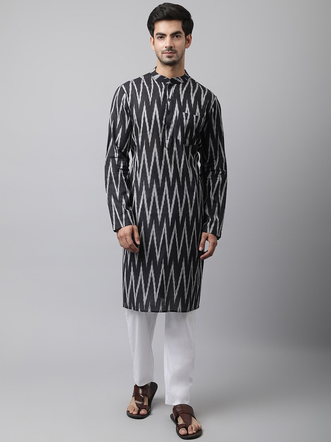 

Waahiba Men Black Printed Pure Cotton Kurta with Pyjamas