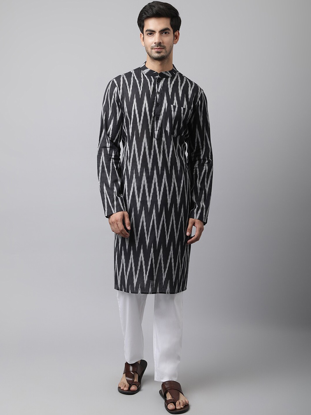

Waahiba Men Black Ikat Printed Straight Kurta
