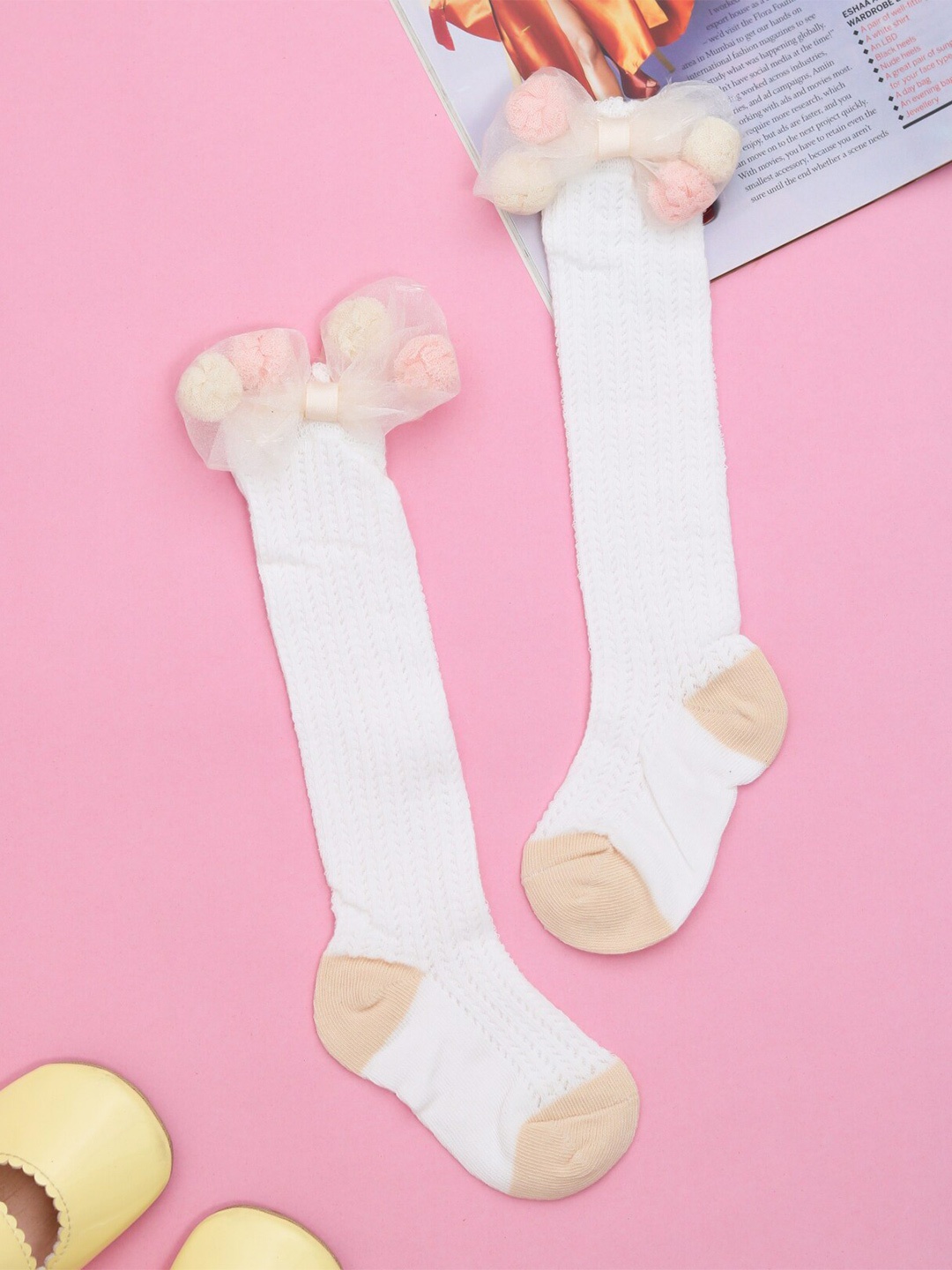 

Yellow Bee Girls Beige & White Bow Detailed Socks