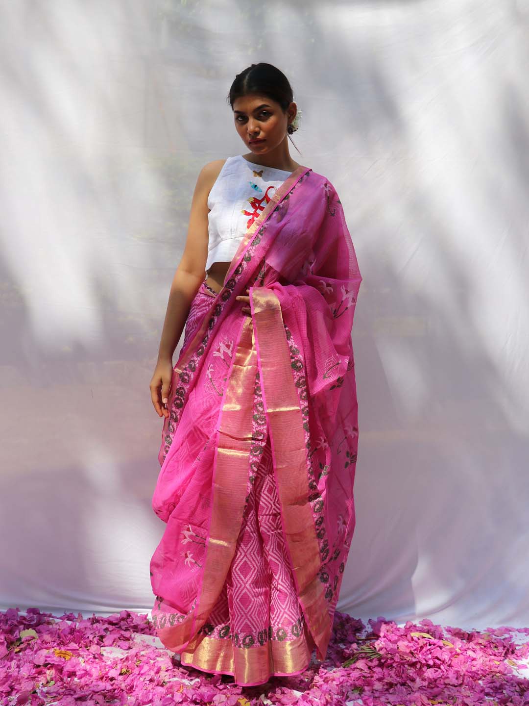 

Chidiyaa Pink Printed Zari Pure Silk Saree