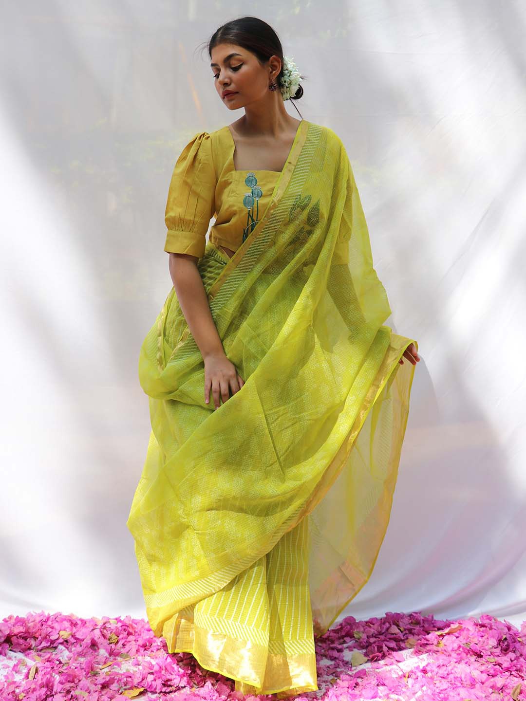 

Chidiyaa Green & Gold-Toned Striped Pure Silk Saree