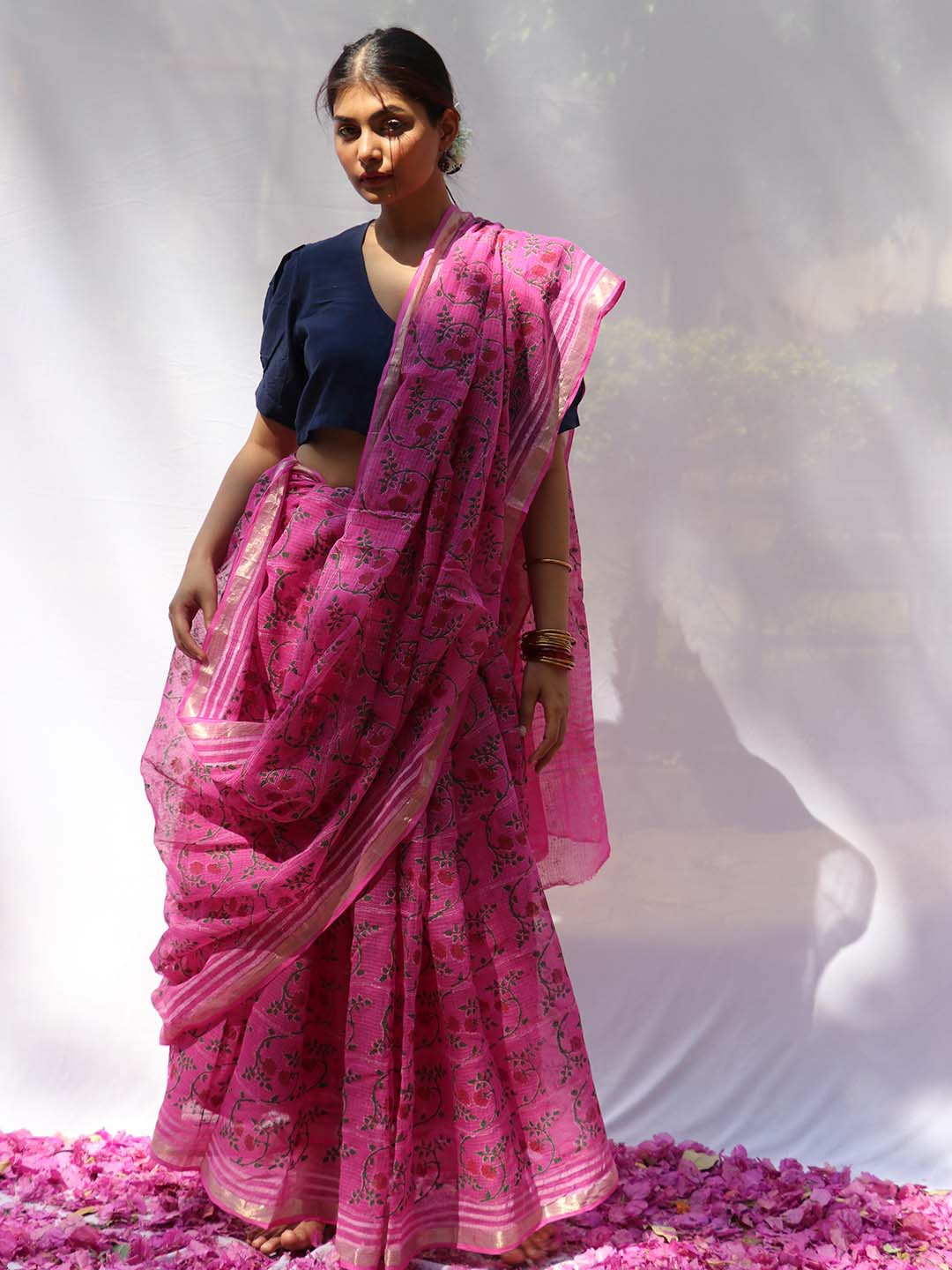 

Chidiyaa Pink & White Floral Pure Silk Saree