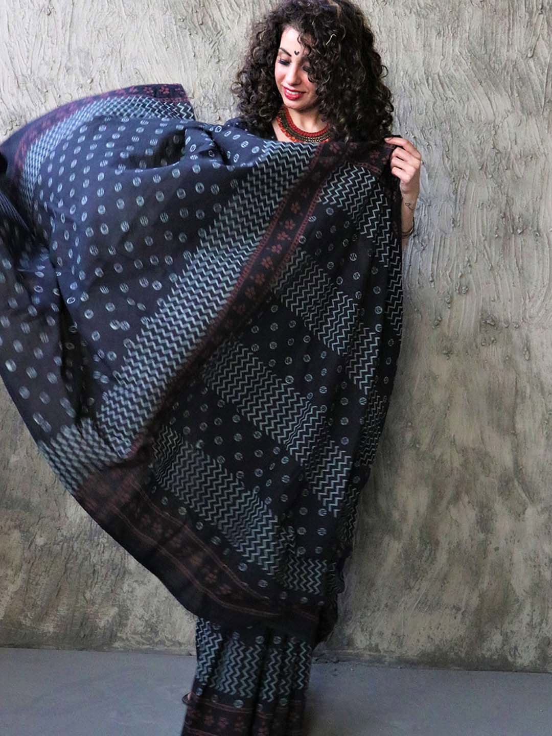 

Chidiyaa Black & Blue Ethnic Motifs Pure Cotton Saree