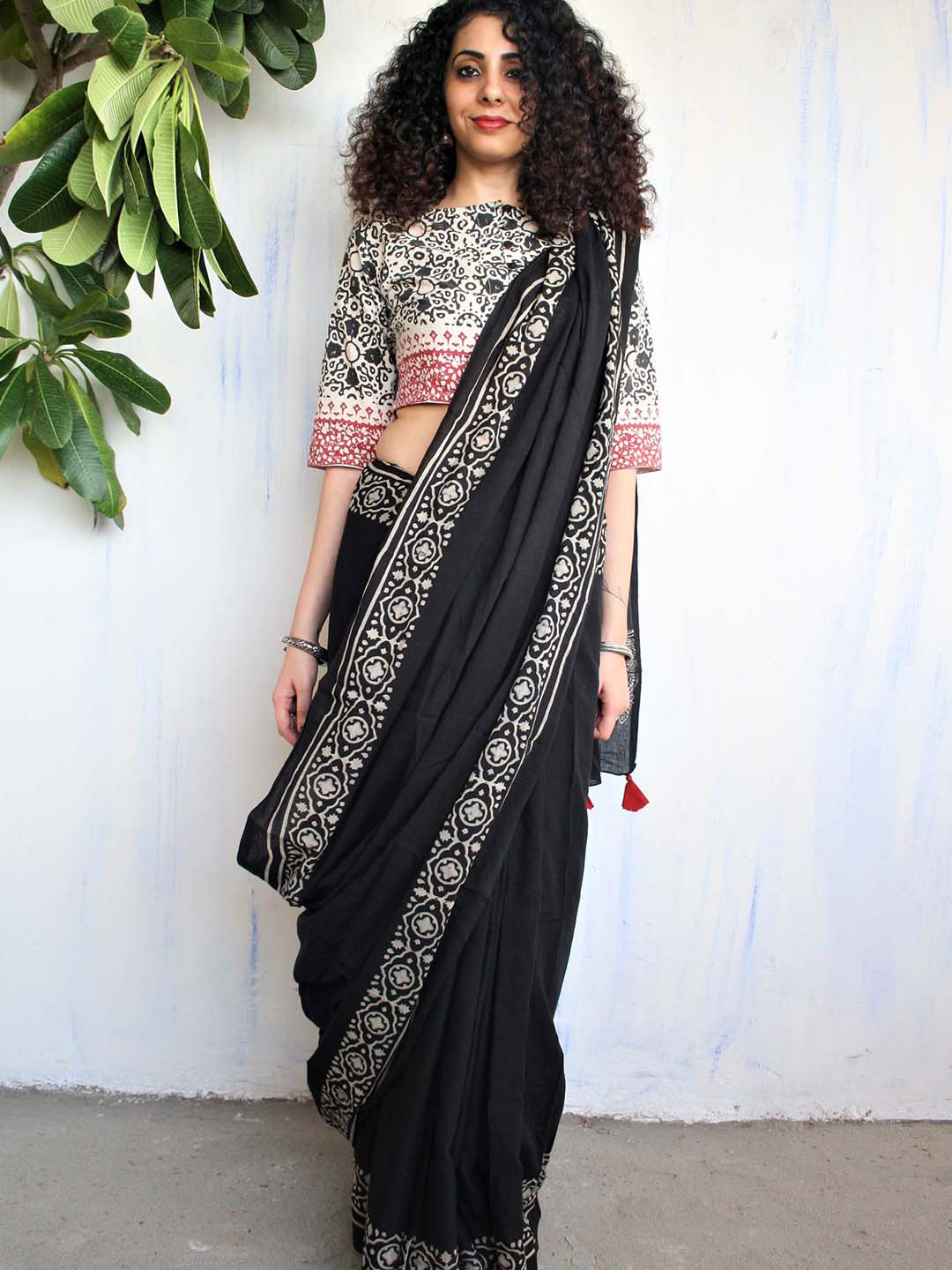 

Chidiyaa Block Printed Cotton Mul Saree, Black