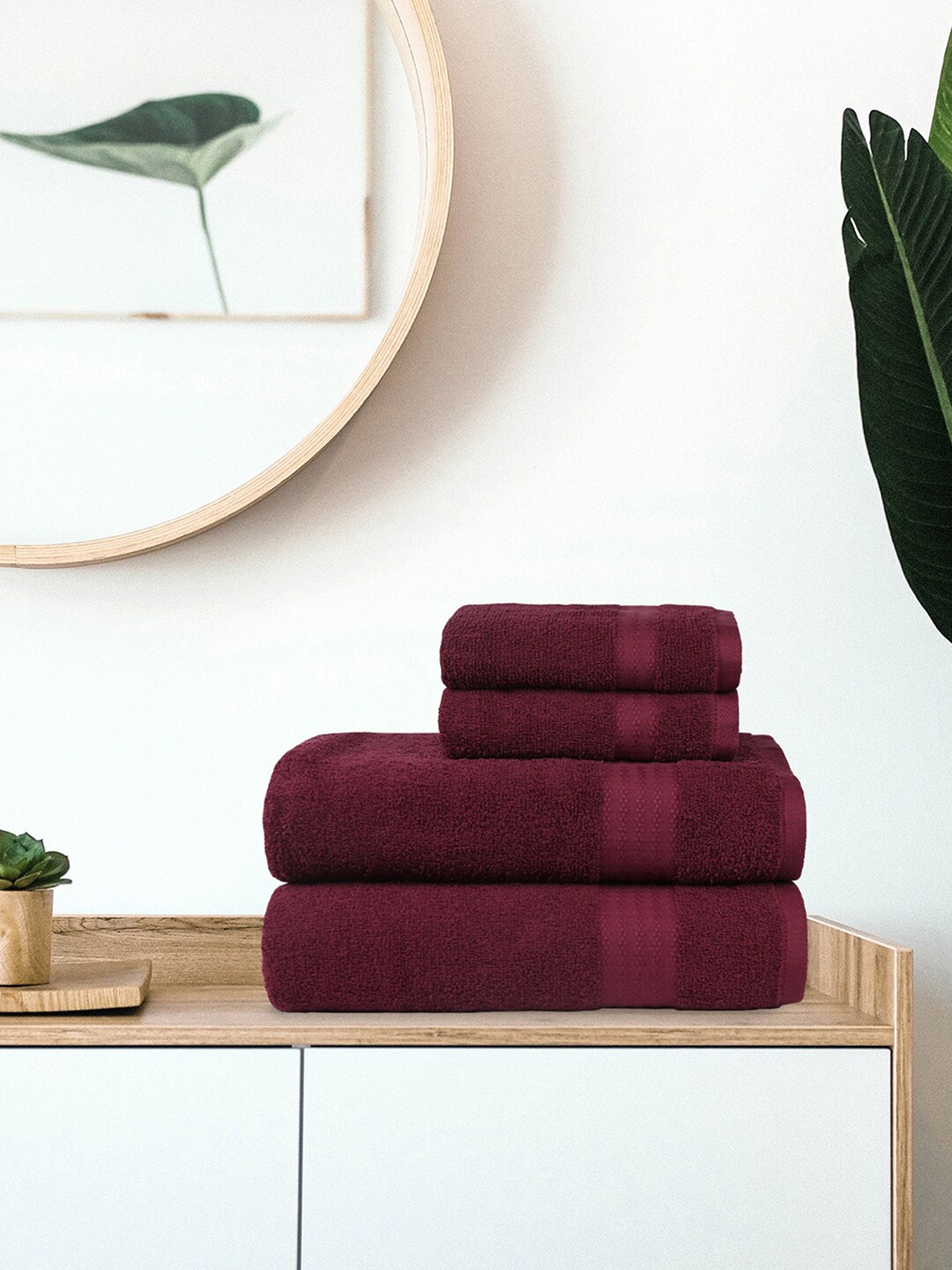 

Trident Set Of 4 Red Solid 400 GSM Towel Set