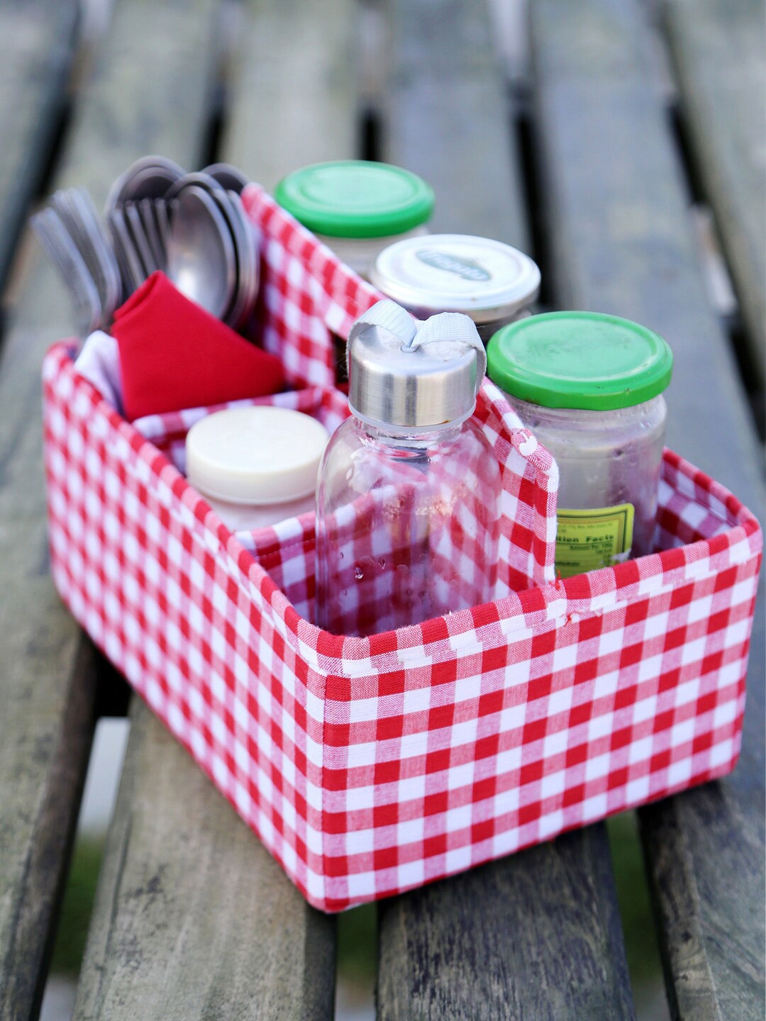 

My Gift Booth Red Checked Printed Cutlery Organiser