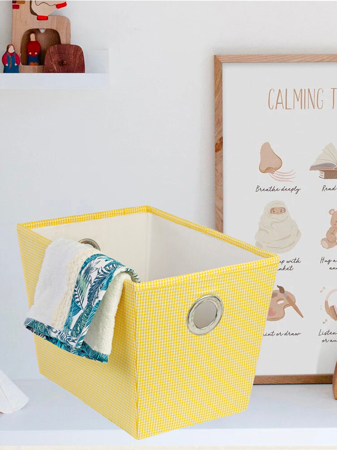 

My Gift Booth Yellow & White Checked Towel & Clothes Organizer