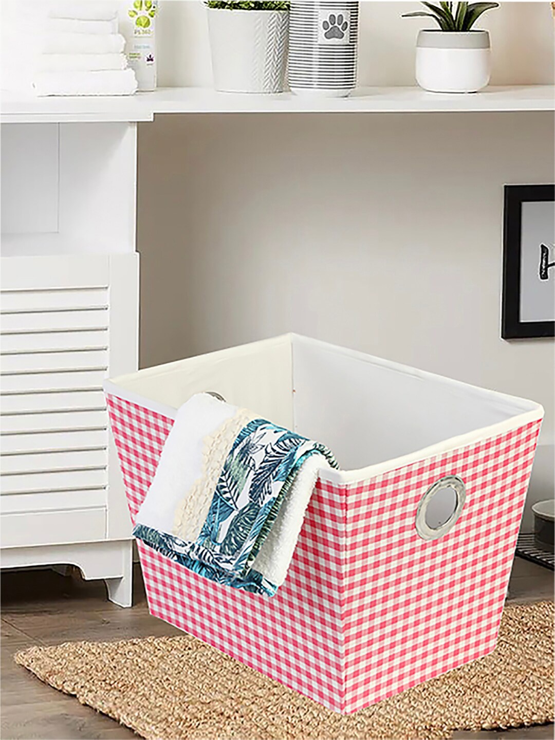 

My Gift Booth Pink & White Checked towel and clothes organiser