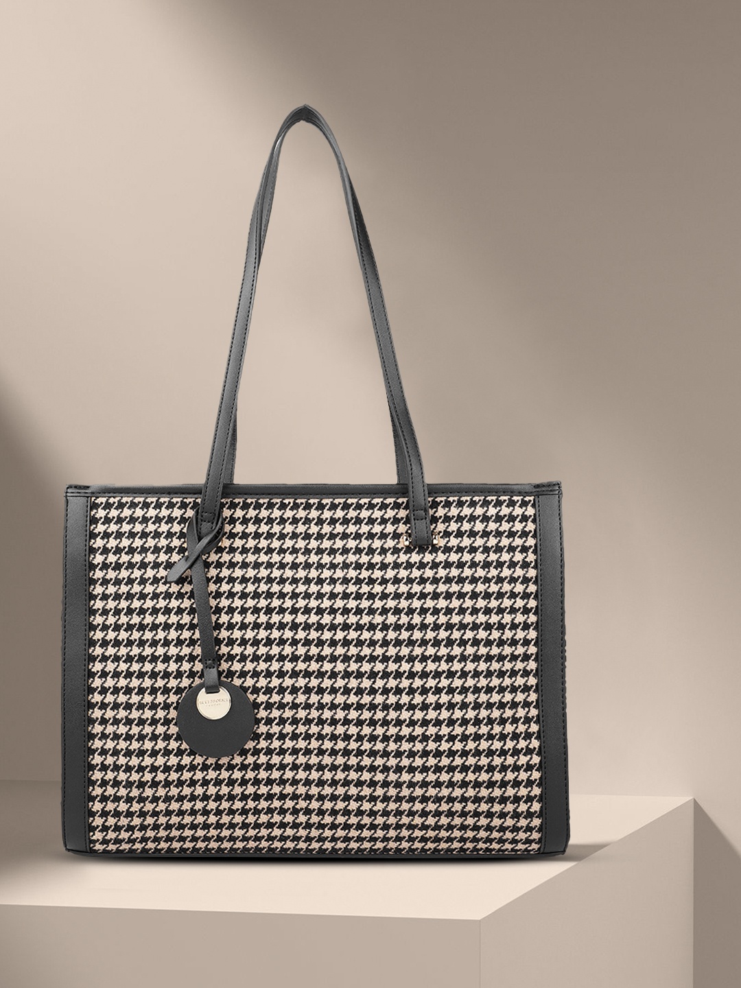 

Accessorize London Women Faux Leather Rosie Book Tote Bag, Black