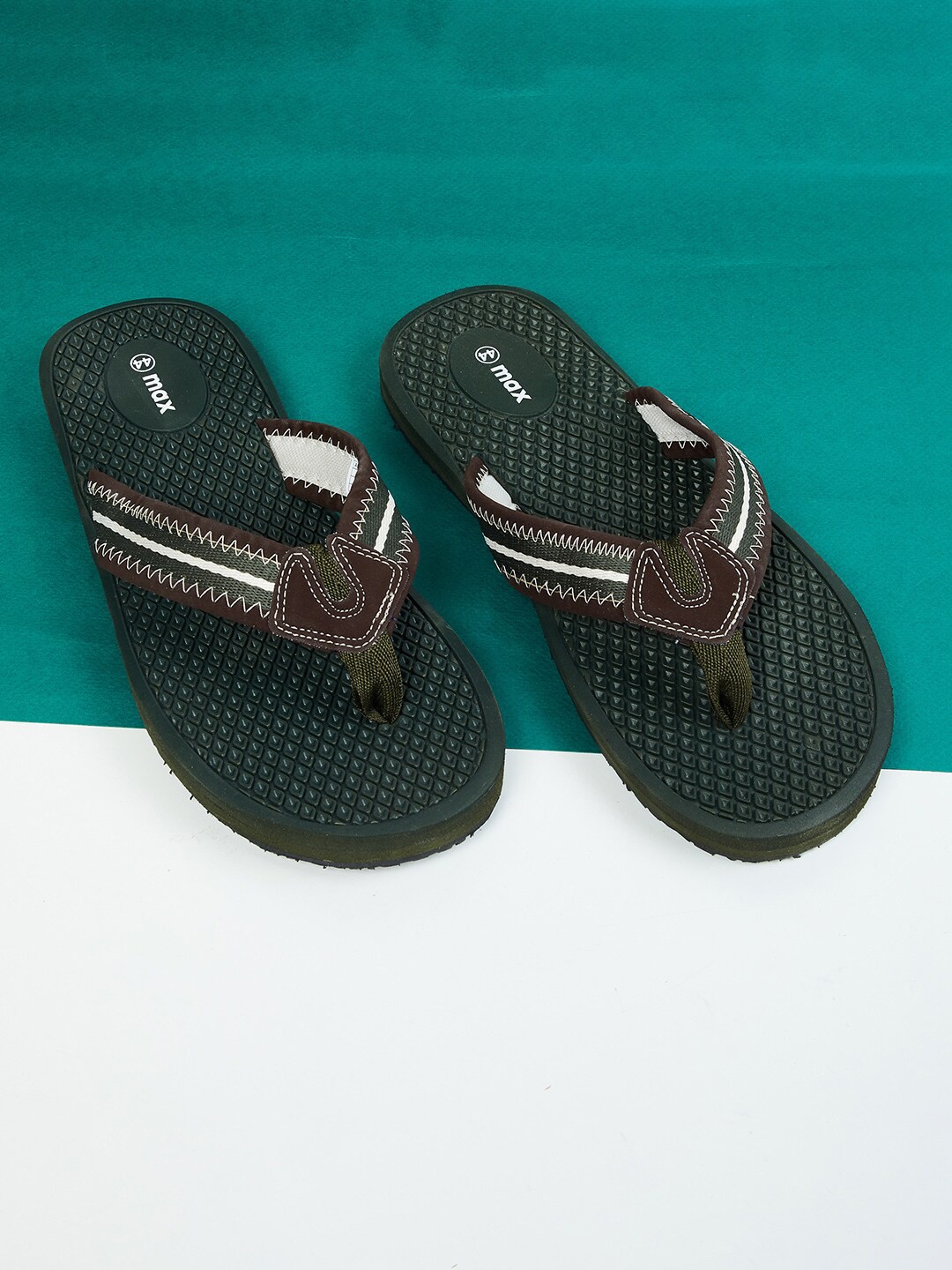 

max Men Green & Black Rubber Thong Flip-Flops