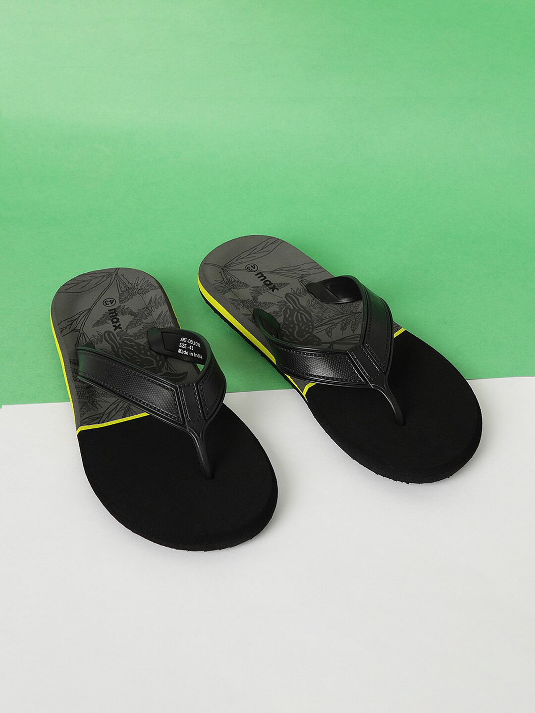 

max Men Grey & Yellow Colourblocked Rubber Slip-On