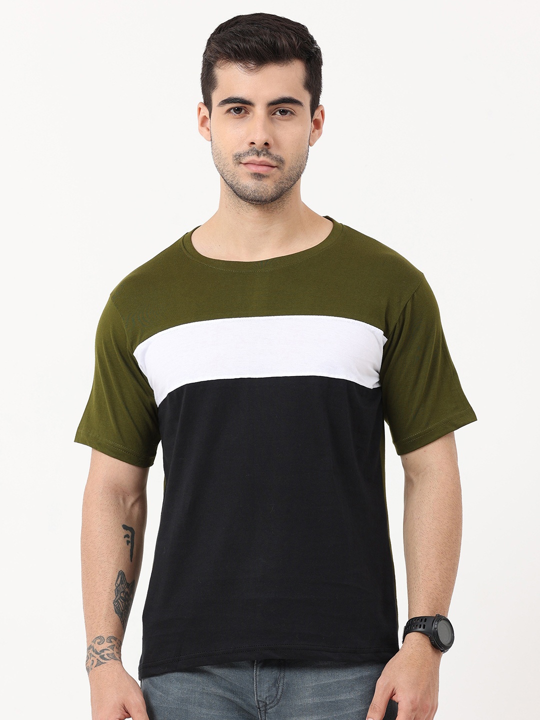 Fleximaa Men Black & White Colourblocked T-shirt