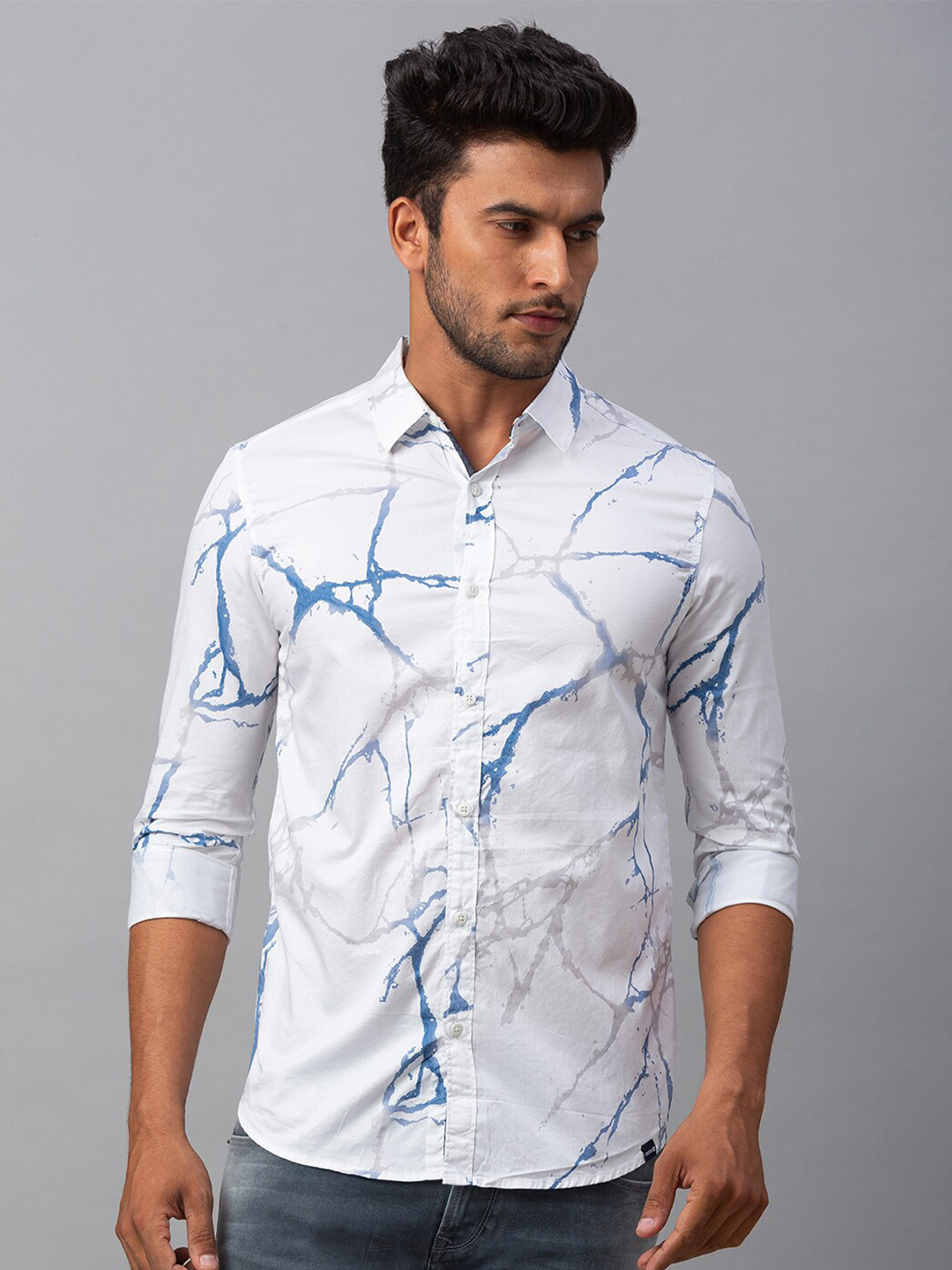 

SPYKAR Men White Slim Fit Printed Casual Shirt