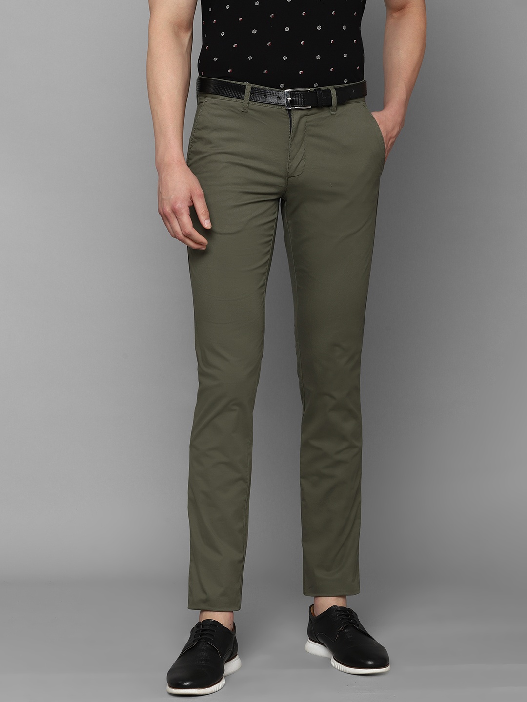 

Louis Philippe Sport Men Olive Green Solid Slim Fit Trousers