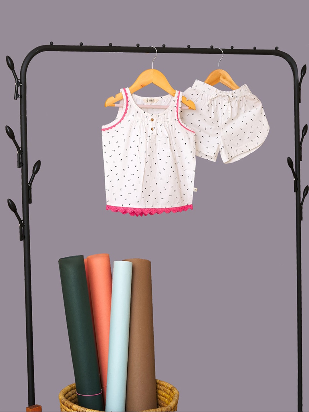 

Biglilpeople Girls White & Pink Printed Top with Shorts