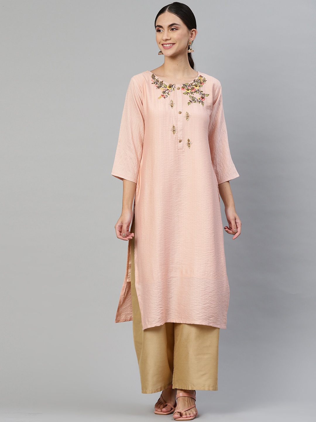 

Vbuyz Women Pink Embroidered Zardozi Kurta