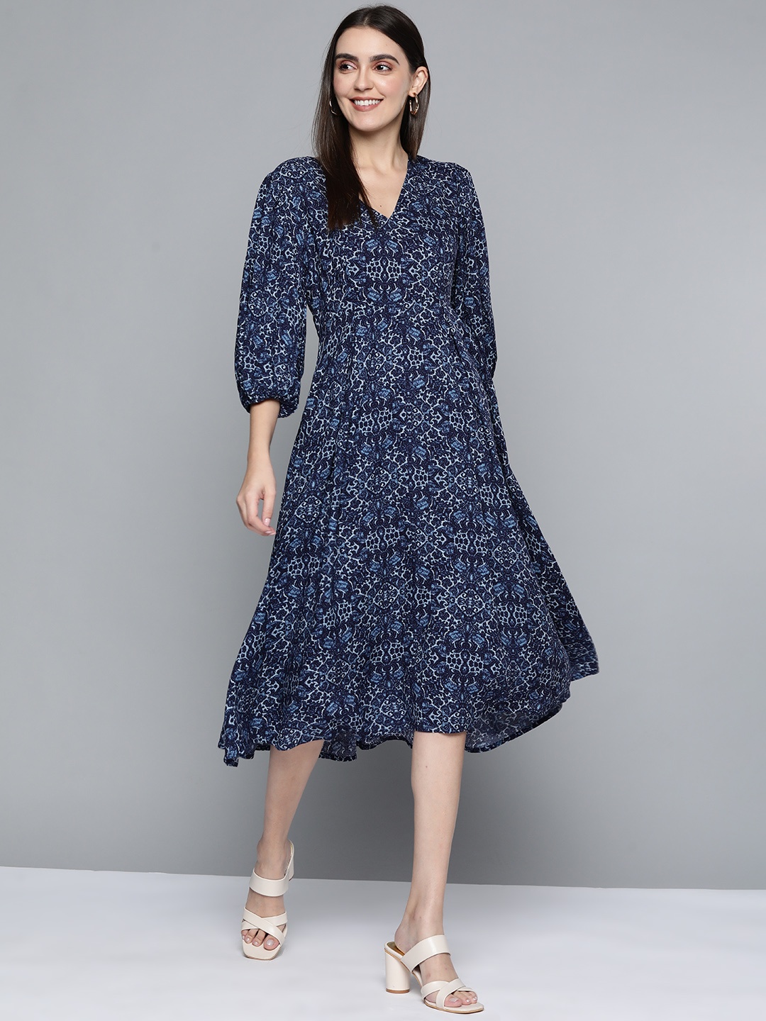 

Femella Navy Blue & Black Abstract Print A-Line Midi Dress