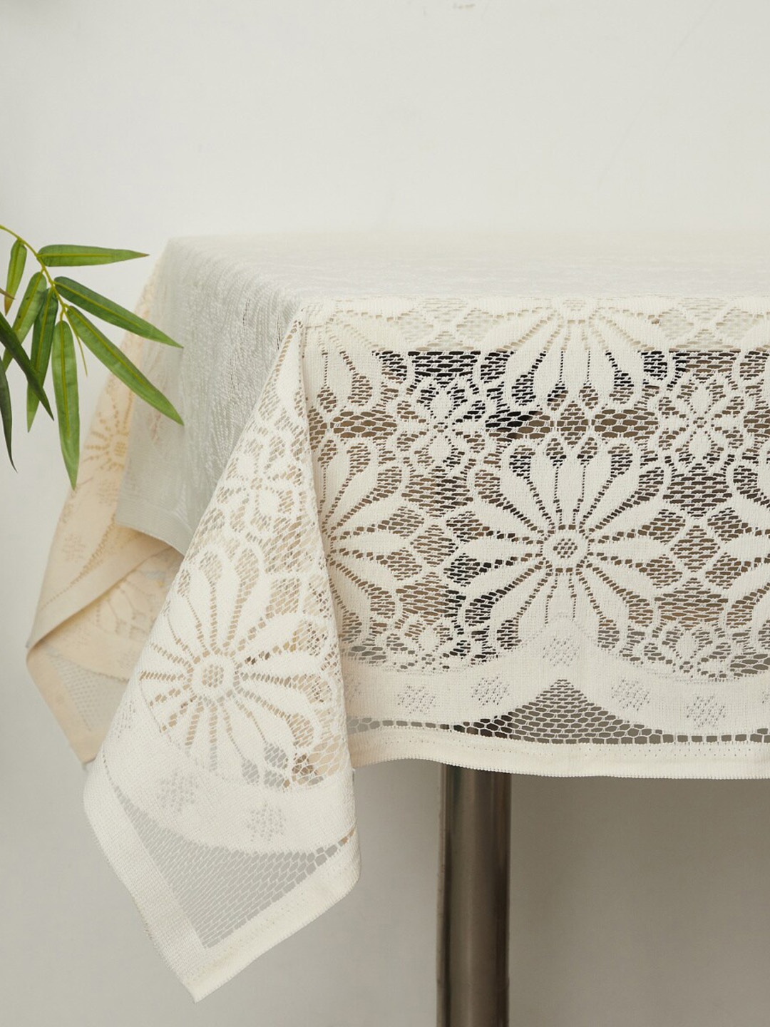 Home Centre White Floral Textured 6-Seater Rectangular Table Cover