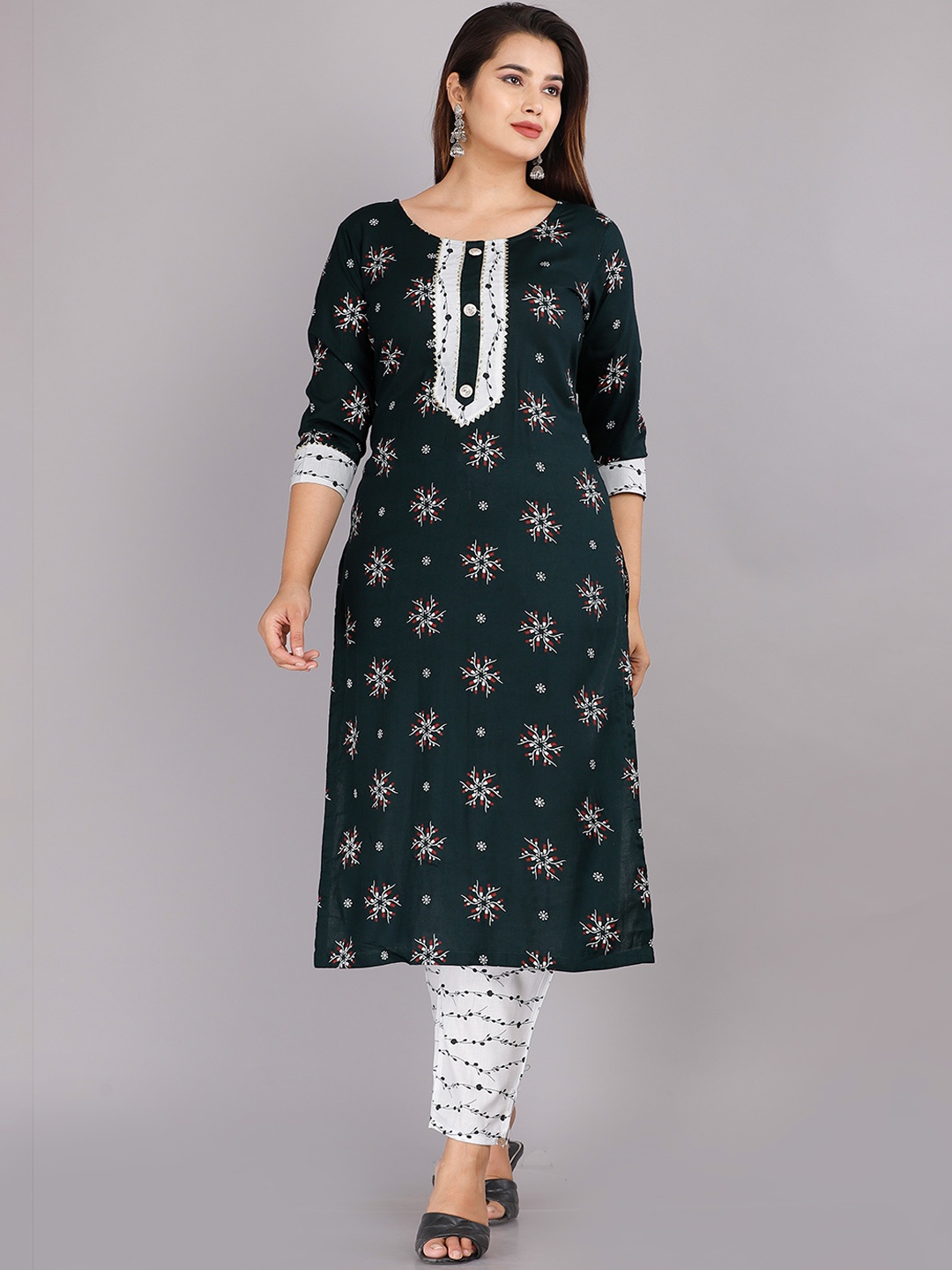 

KALINI Women Green Ethnic Motifs Printed Kurta with Trousers