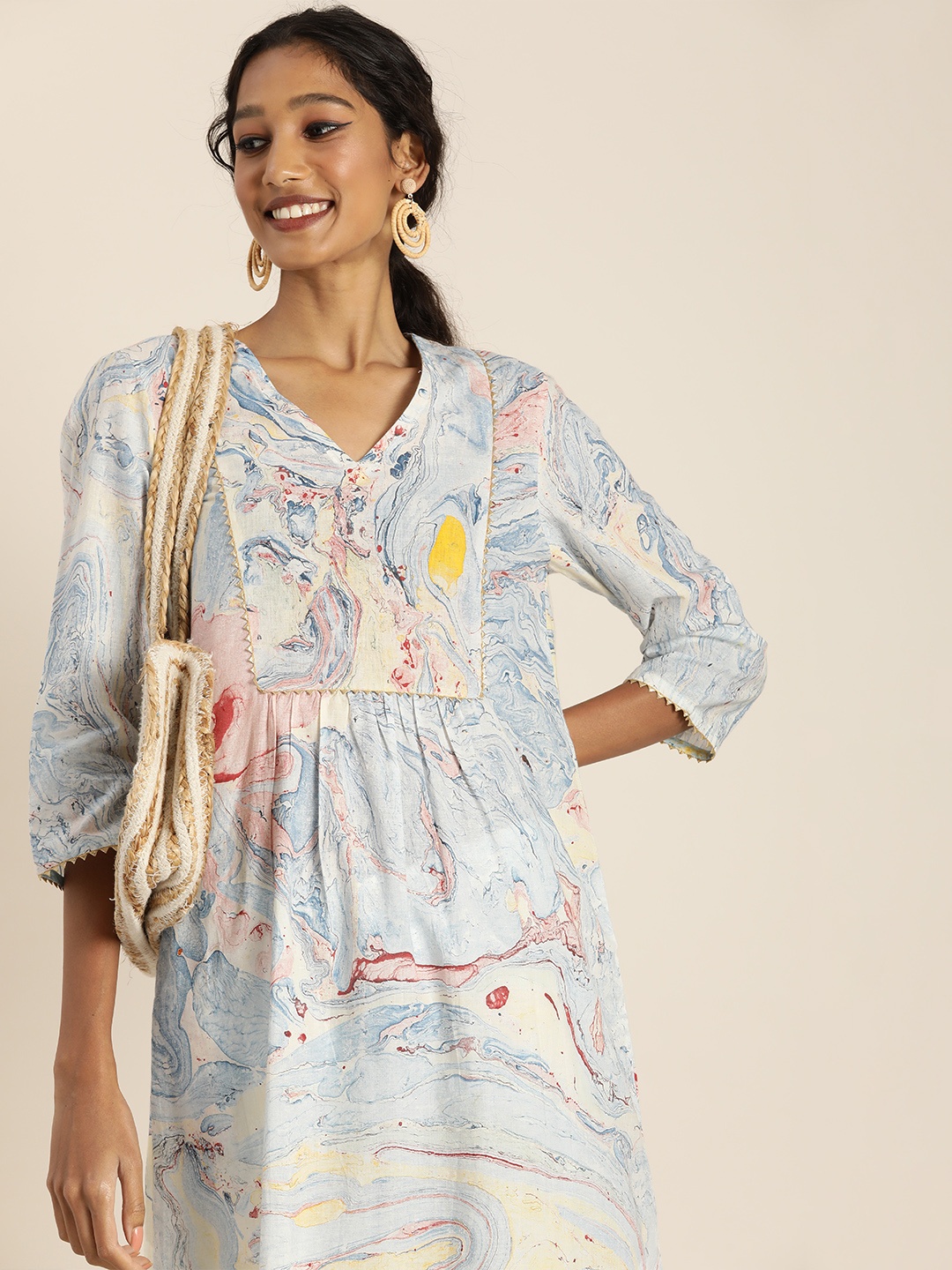

Taavi Women Blue & Red Hand Dyed Marbling Pure Cotton Kurta
