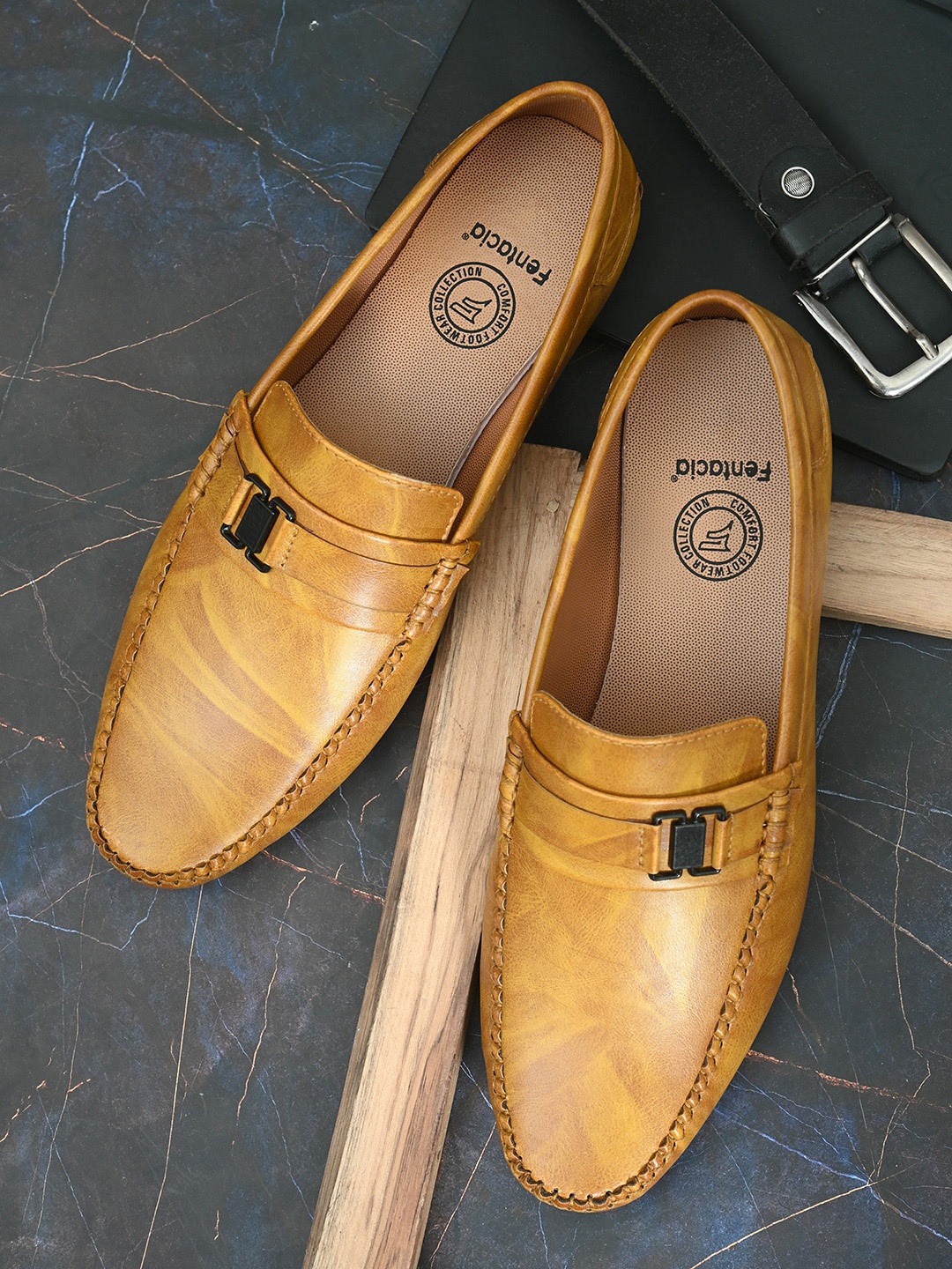 

Fentacia Men Tan Slip-On Sneakers