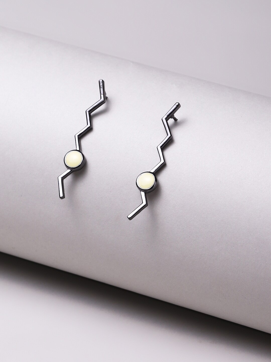 

Voylla Grey Contemporary Drop Earrings