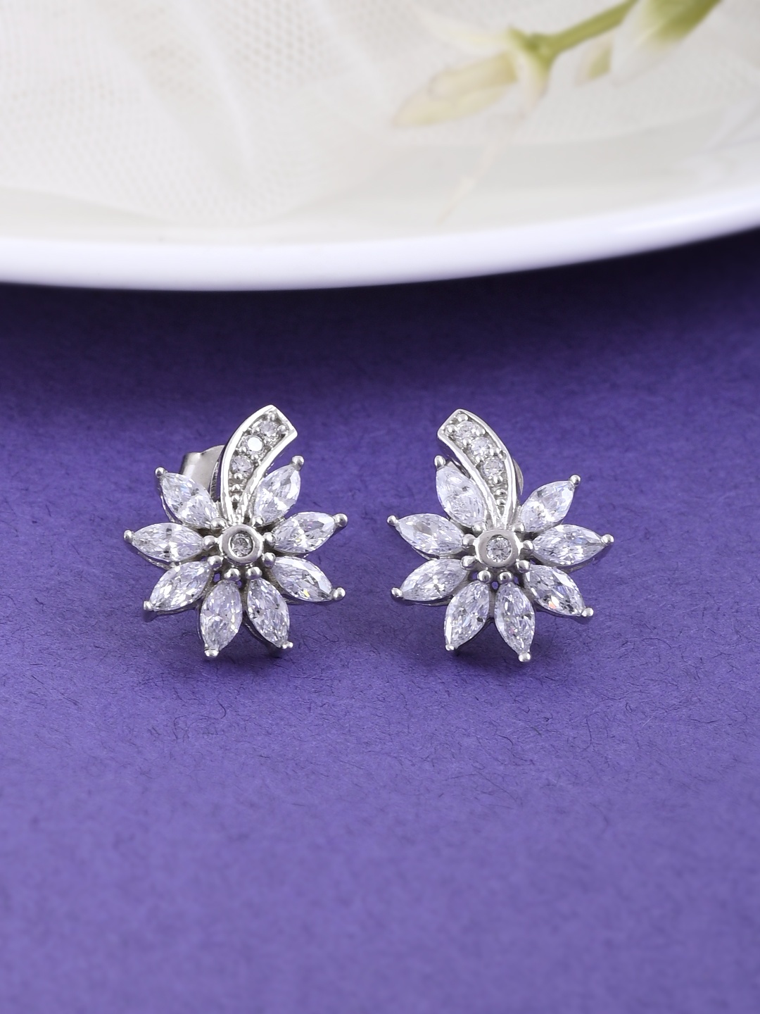 

Studio Voylla 925 Sterling Silver Contemporary Studs Earrings