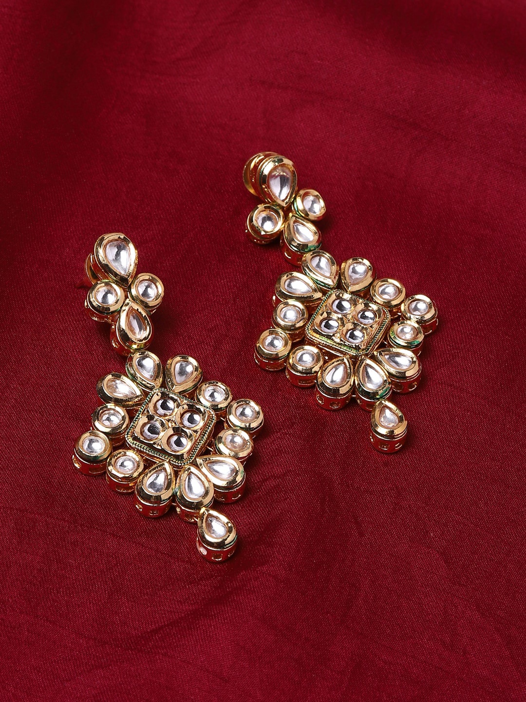 

Voylla Women Gold-Toned & White Diamond Shaped Drop Earrings