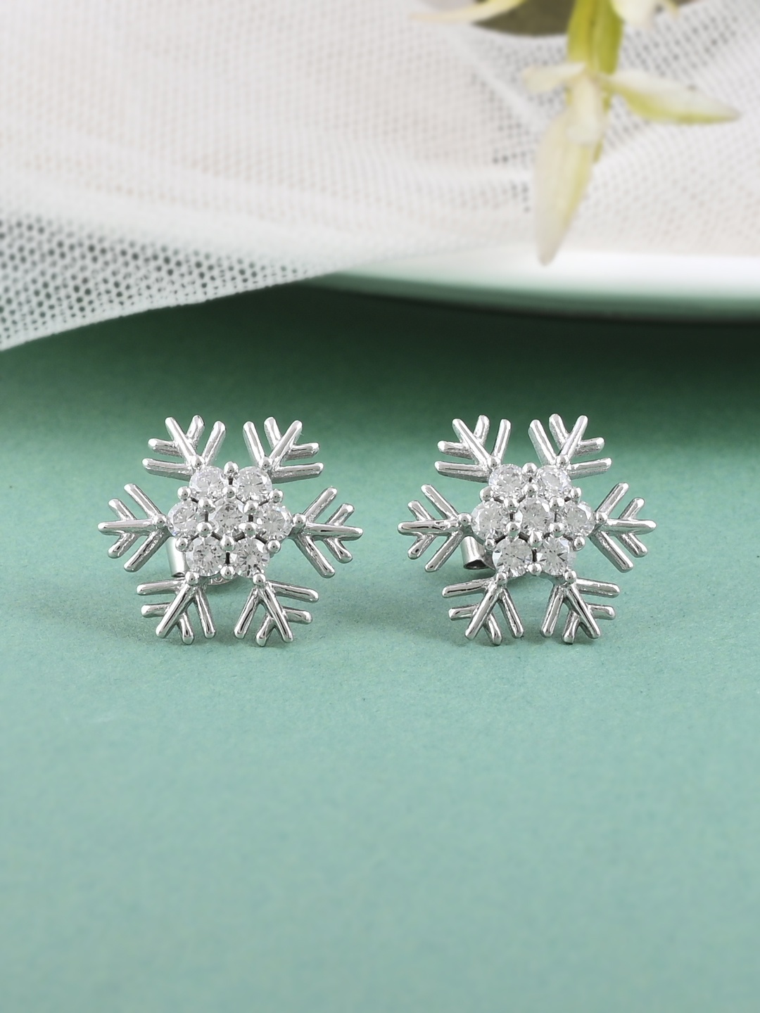 

Studio Voylla 925 Sterling Silver White Contemporary Studs Earrings